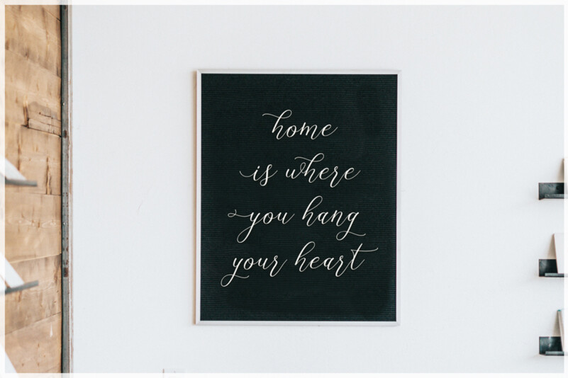 Sandria Script Font preview image 5
