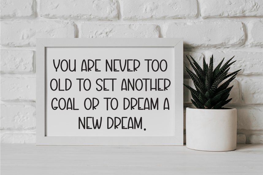 Playful Darling Script Font preview image 3