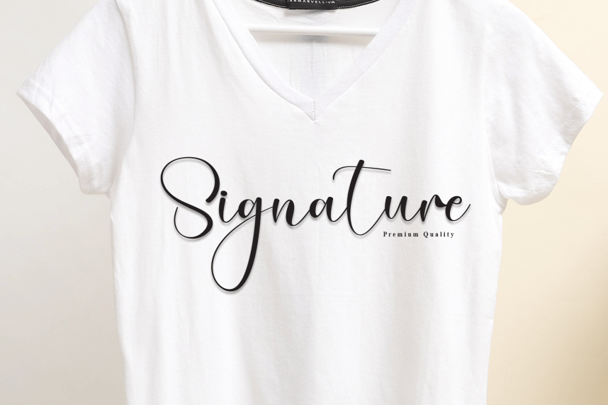 Miracle Christmas Script Font preview image 2