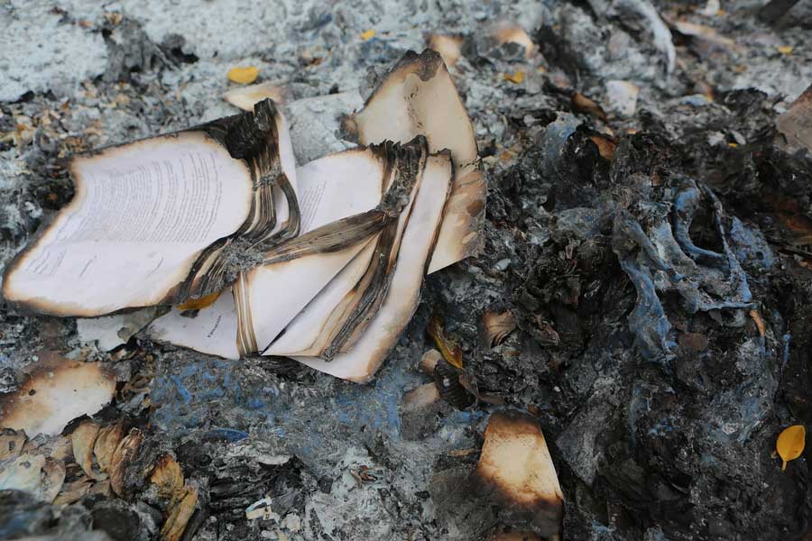 librarian of basra saved many books from burning