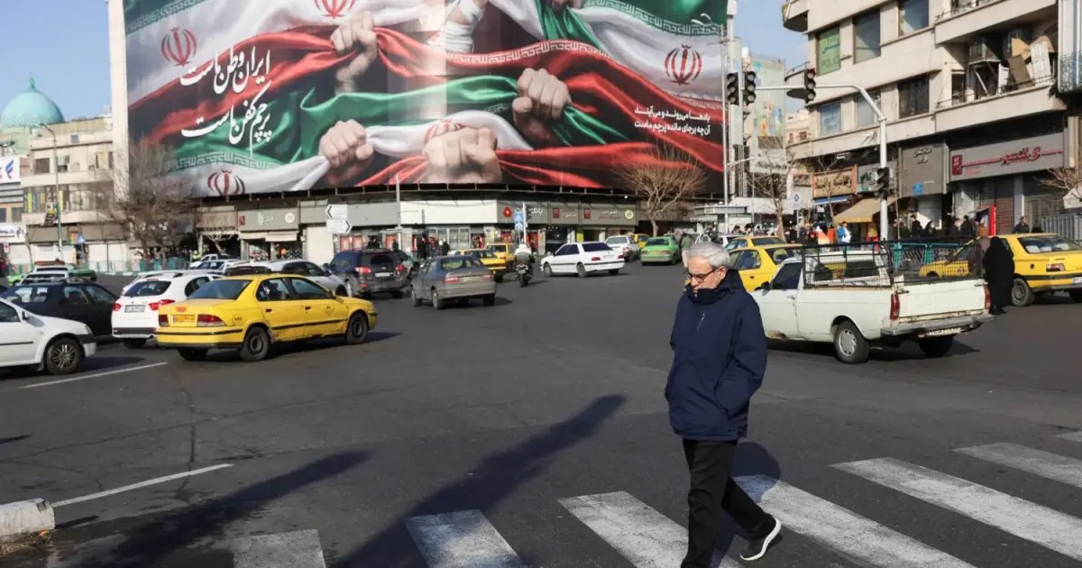 واشنطن تدرس مسارًا تفاوضيًا مع طهران بشروط صارمة بالتوازي مع استمرار الحرب