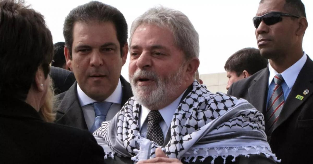 لولا دا سيلفا يحسم الانتخابات البرازيلية ويضمن ولاية رابعة وسط انقسام سياسي حاد