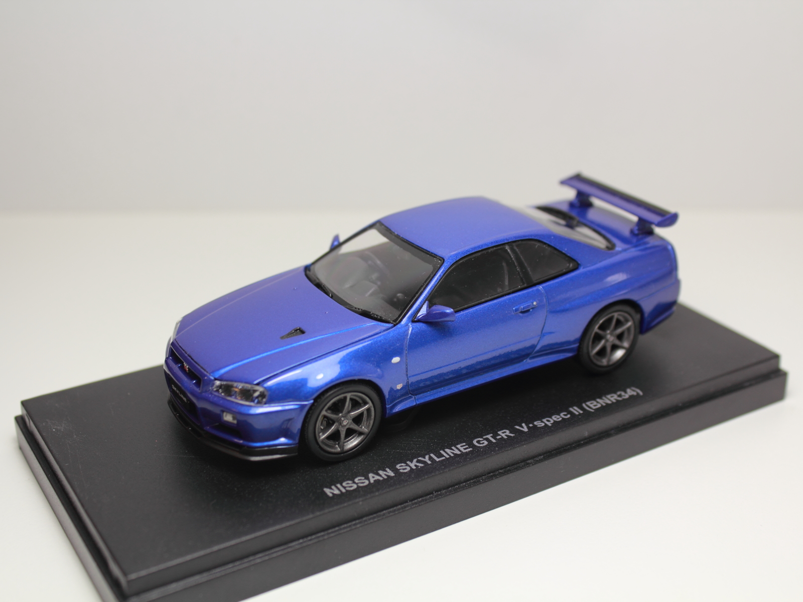 1⁄43 NISSAN SKYLINE GT-R (BNR34) V-spec MIDNIGHT PURPLE 商品詳細