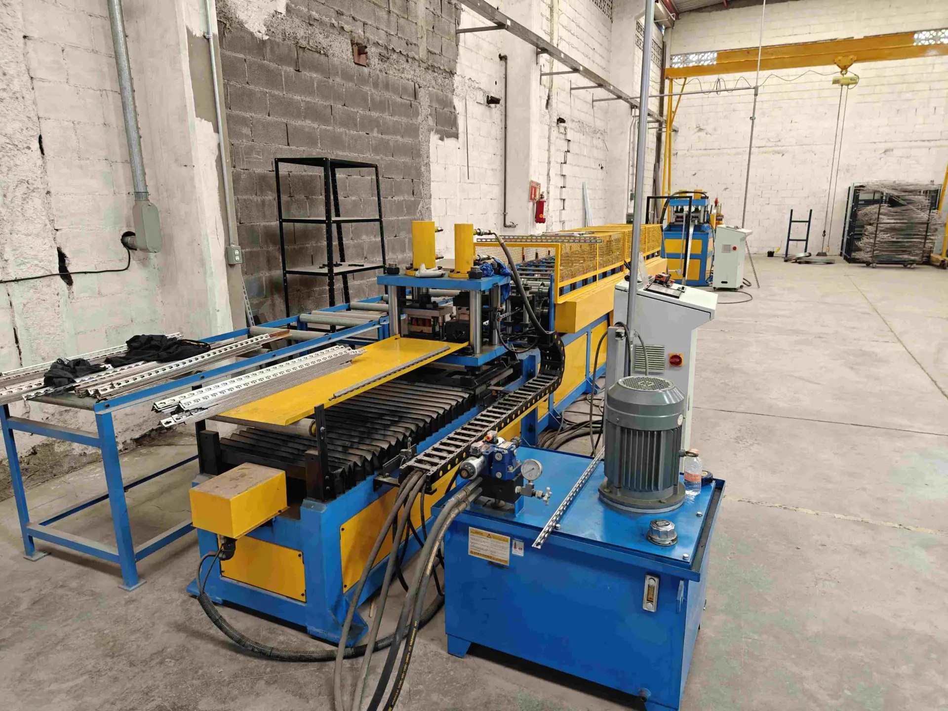 Raf Direği Rulo Şekillendirme Makinesi