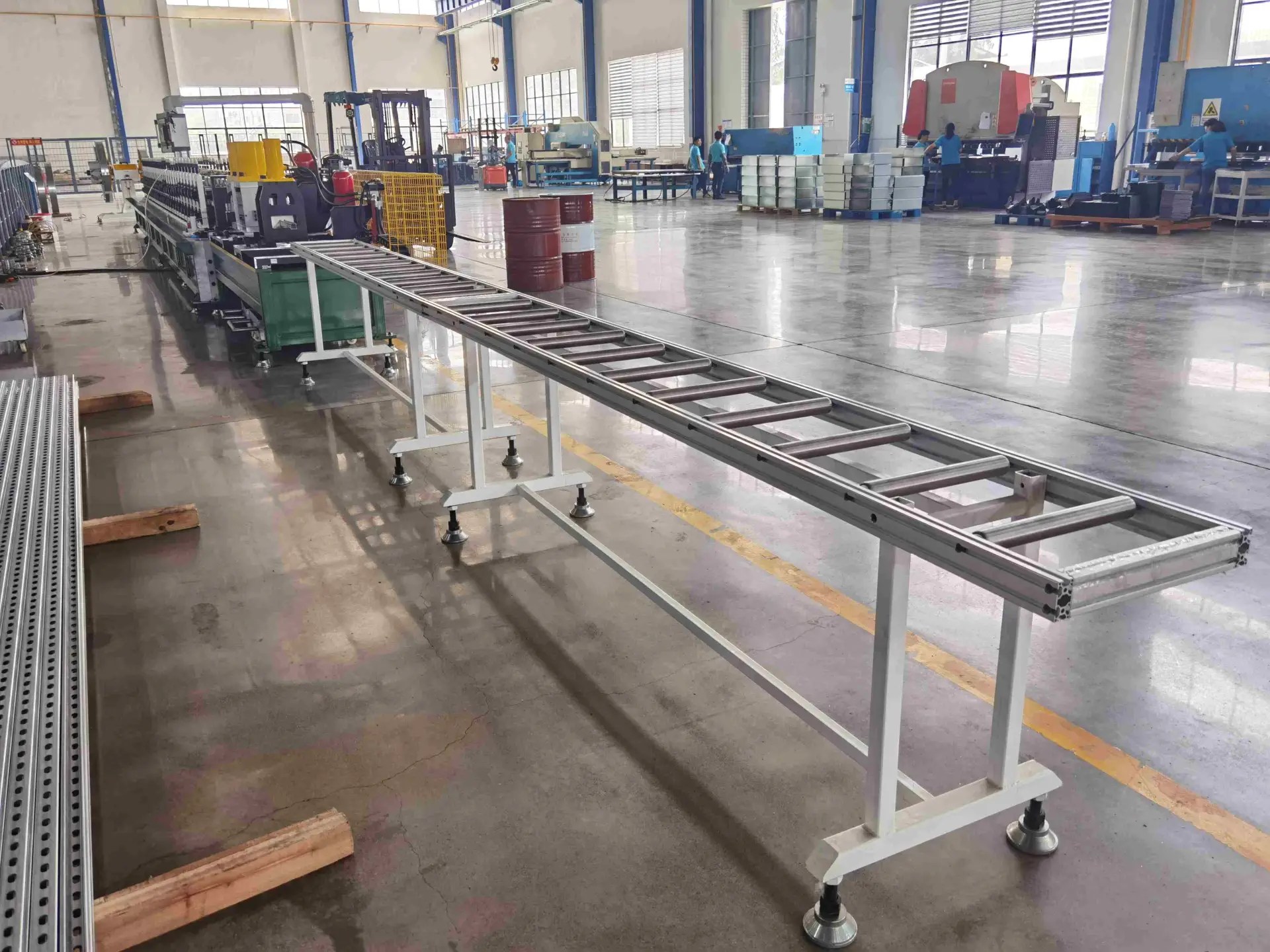 Máquina de perfilagem de canaletas de média velocidade