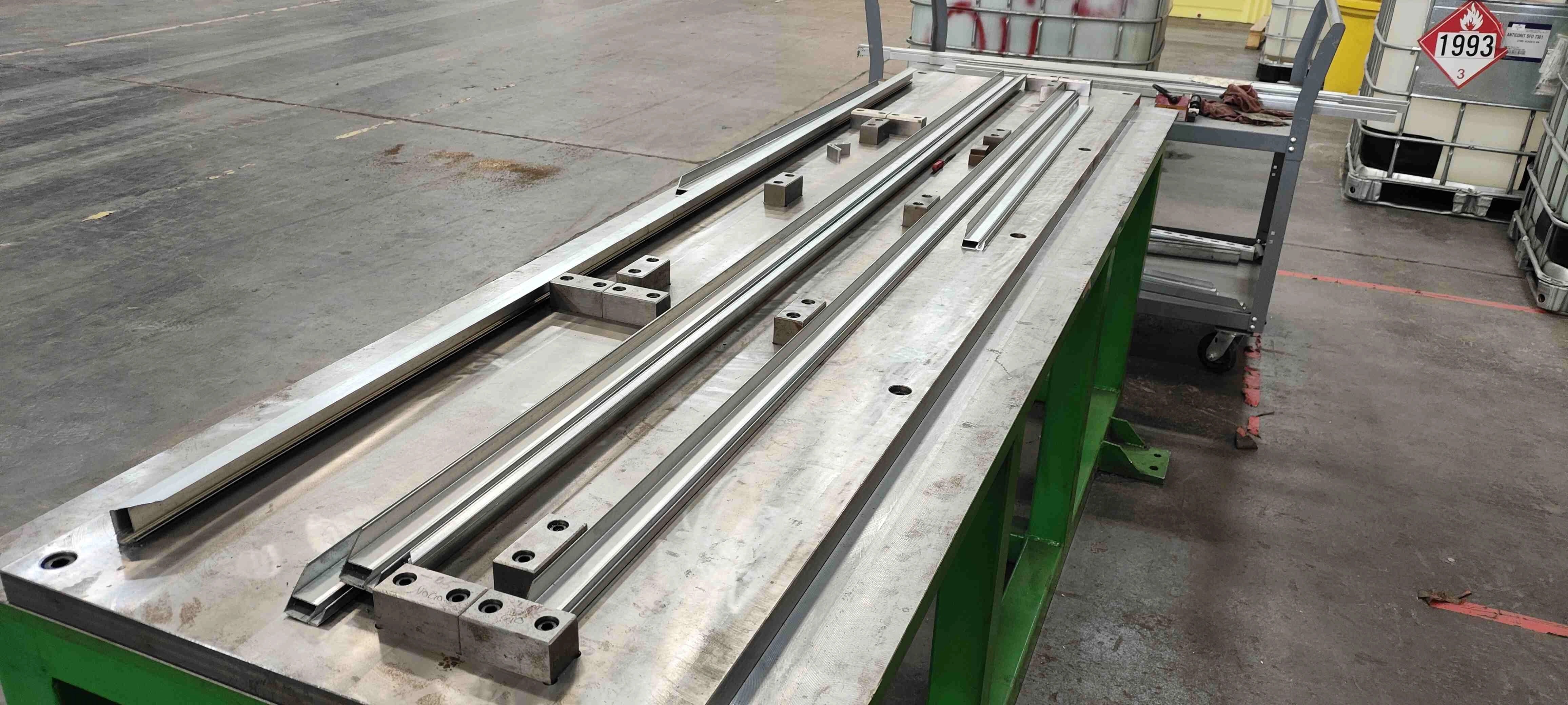 تشكيل لفائف رفوف الطاقة الشمسية