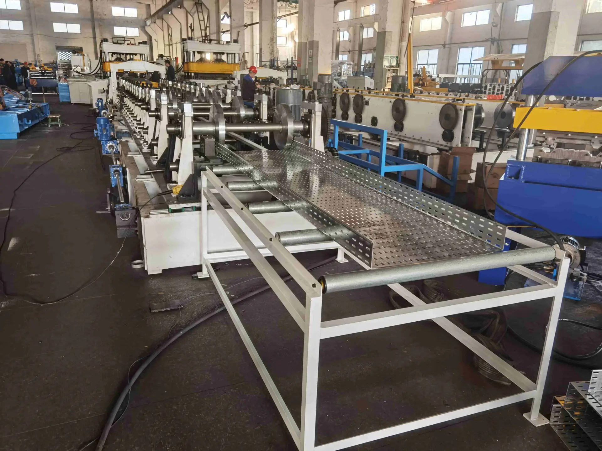 Automatic Cable Tray Machine