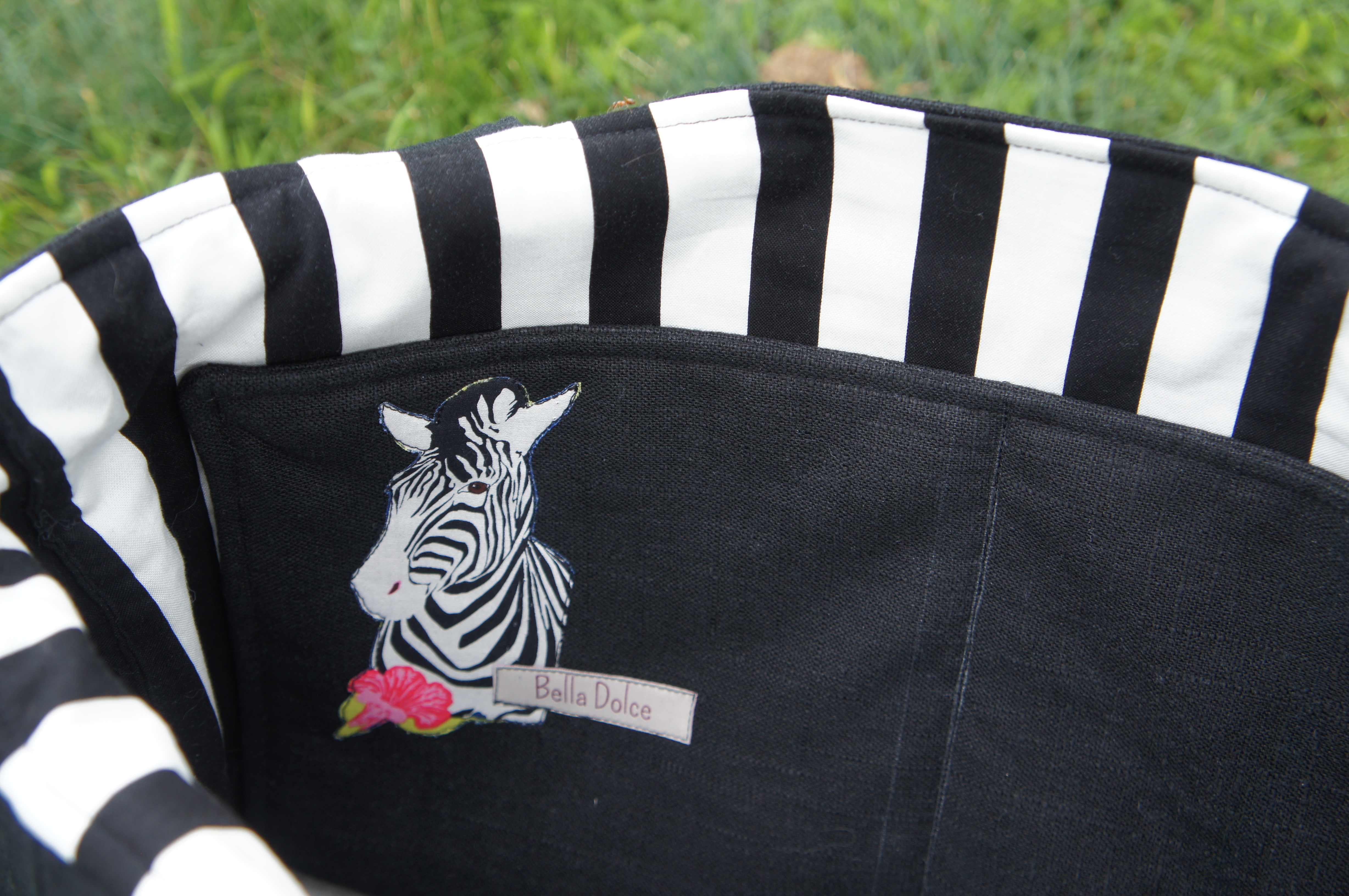 Just chilling on the inside pocket.