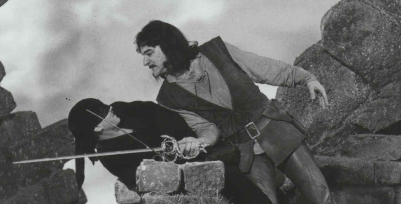 The Eyes Have It! Or Do They? Where to Look When Crossing Swords