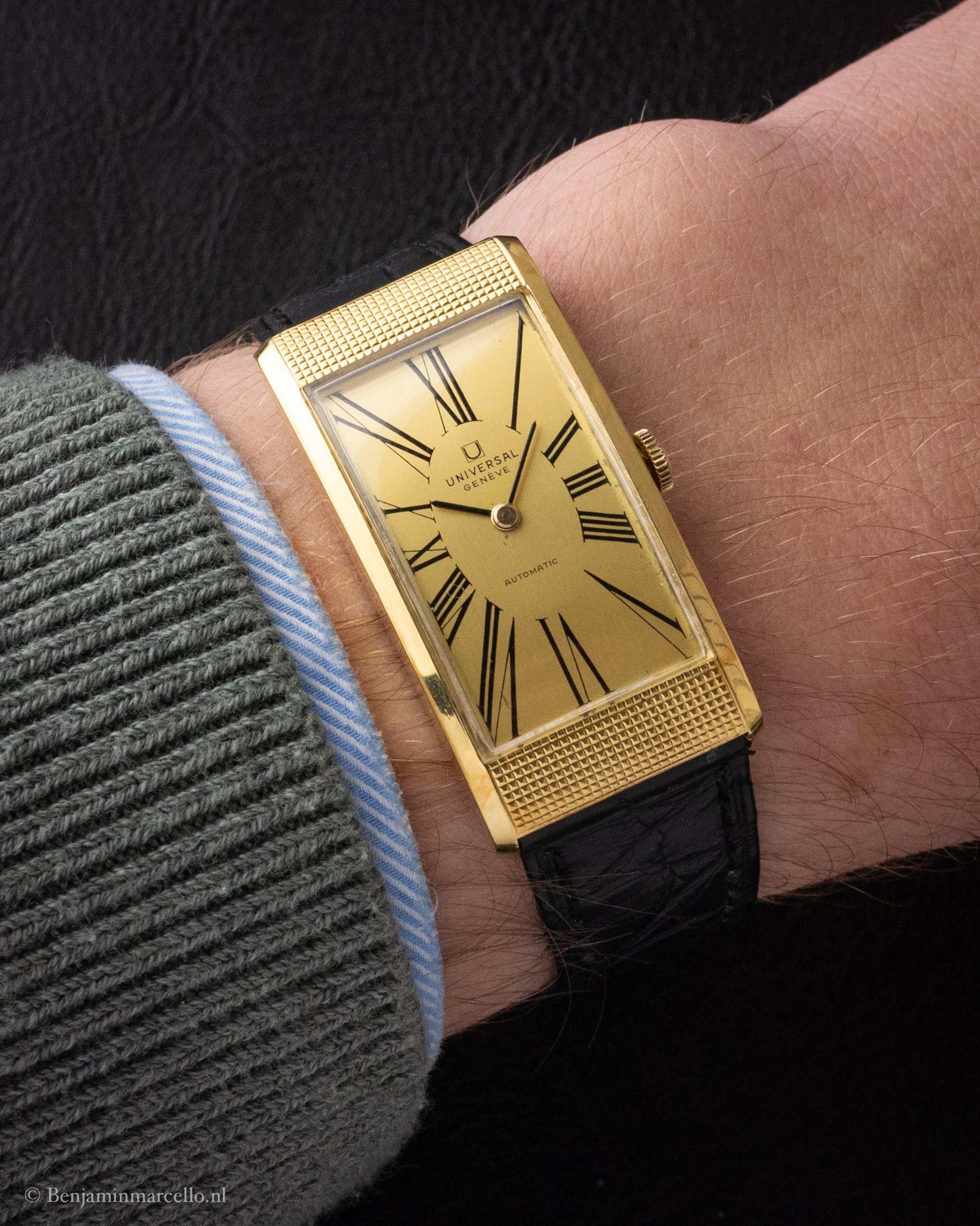 Universal Genève Tank 'Cintrée' 18k Yellow Gold Circa 1960's