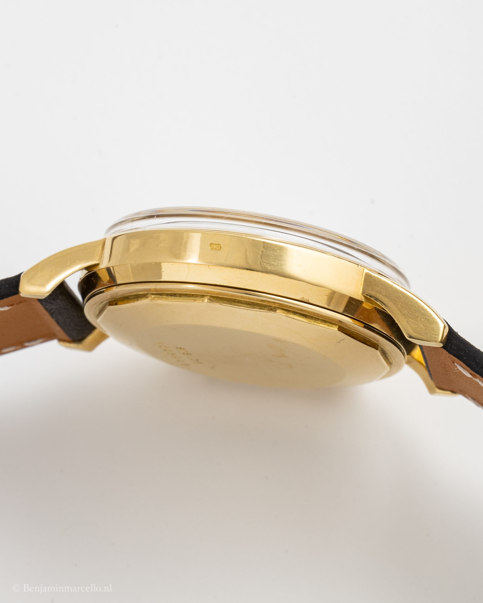 Jaeger-LeCoultre Memovox 875 18k Yellow Gold Automatic circa 1971