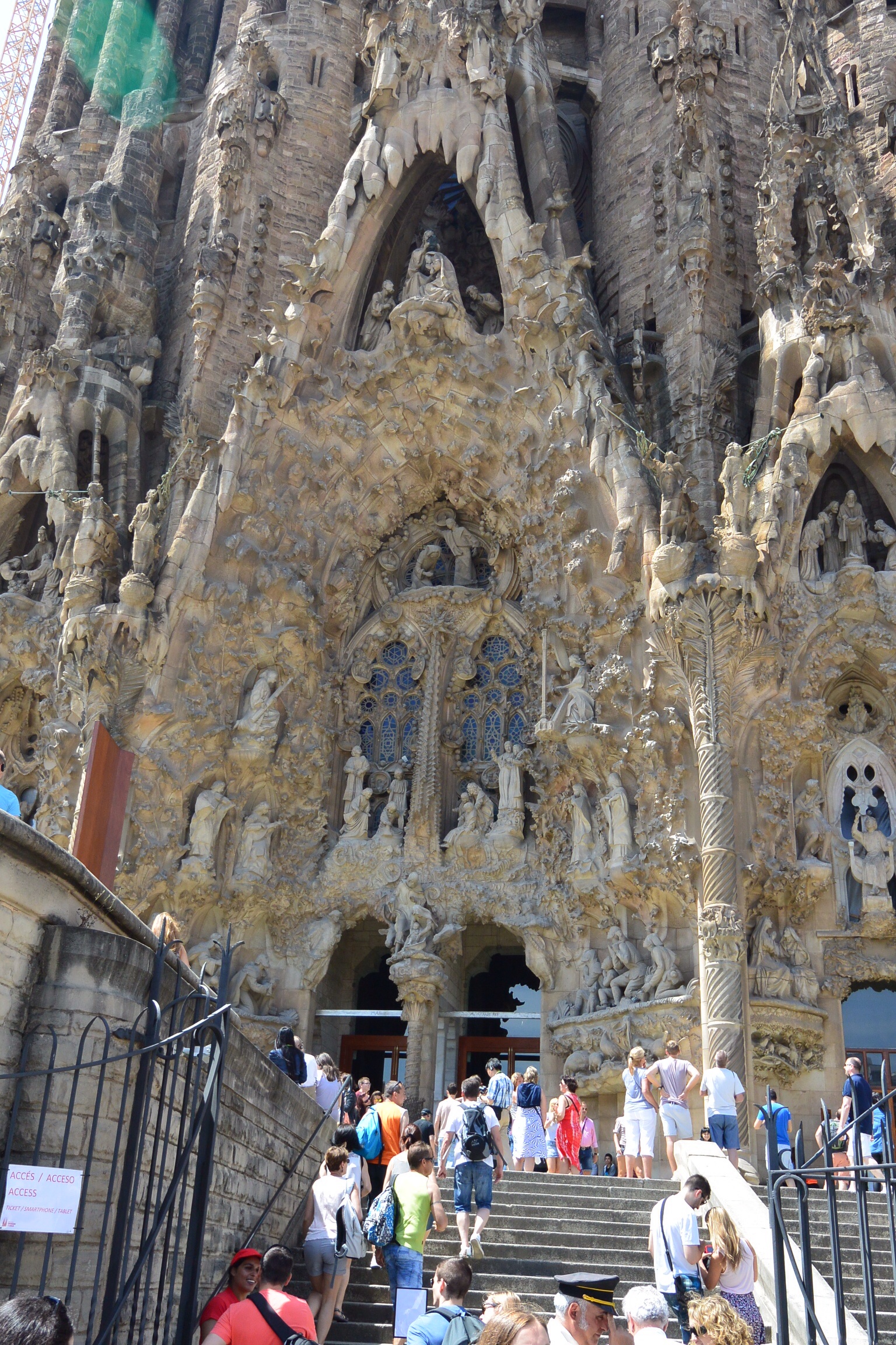 © fundació junta constructora del temple expiatori de . Sagrada Familia Barcelona The Bent Page
