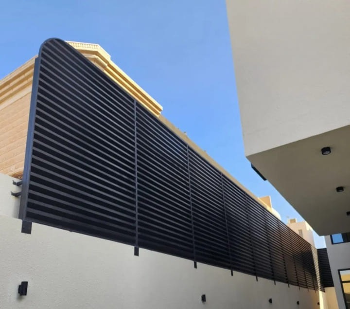 كيفية تغيير ديكور منزلك وحوش من خلال تركيب السواتر ذات الوظائف المتميزة