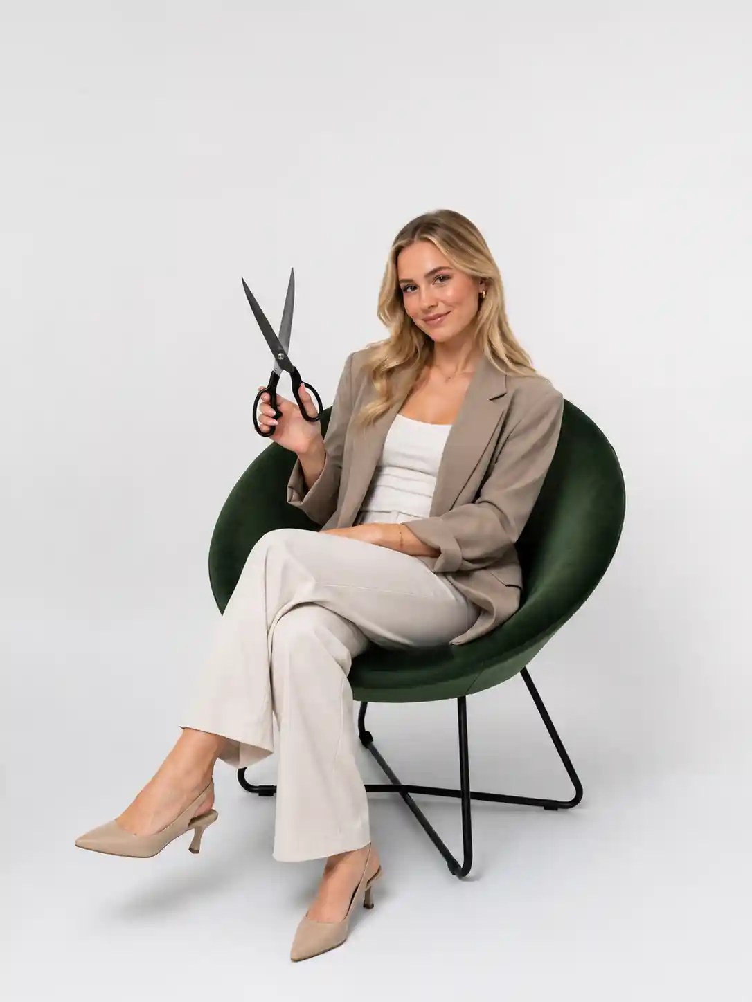 bild von marie auf einem sessel