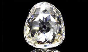 Découvert au xivème siècle, ce diamant jaune pâle est probablement originaire d'inde. I diamanti piu grandi e preziosi del mondo