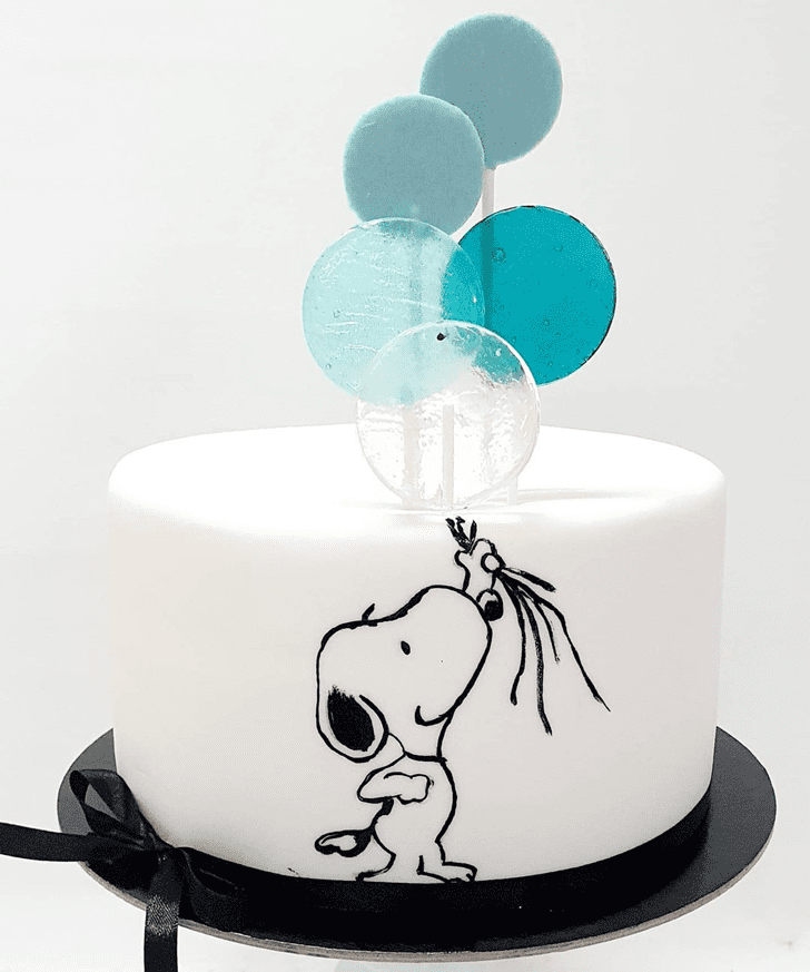 snoopy fondant cake