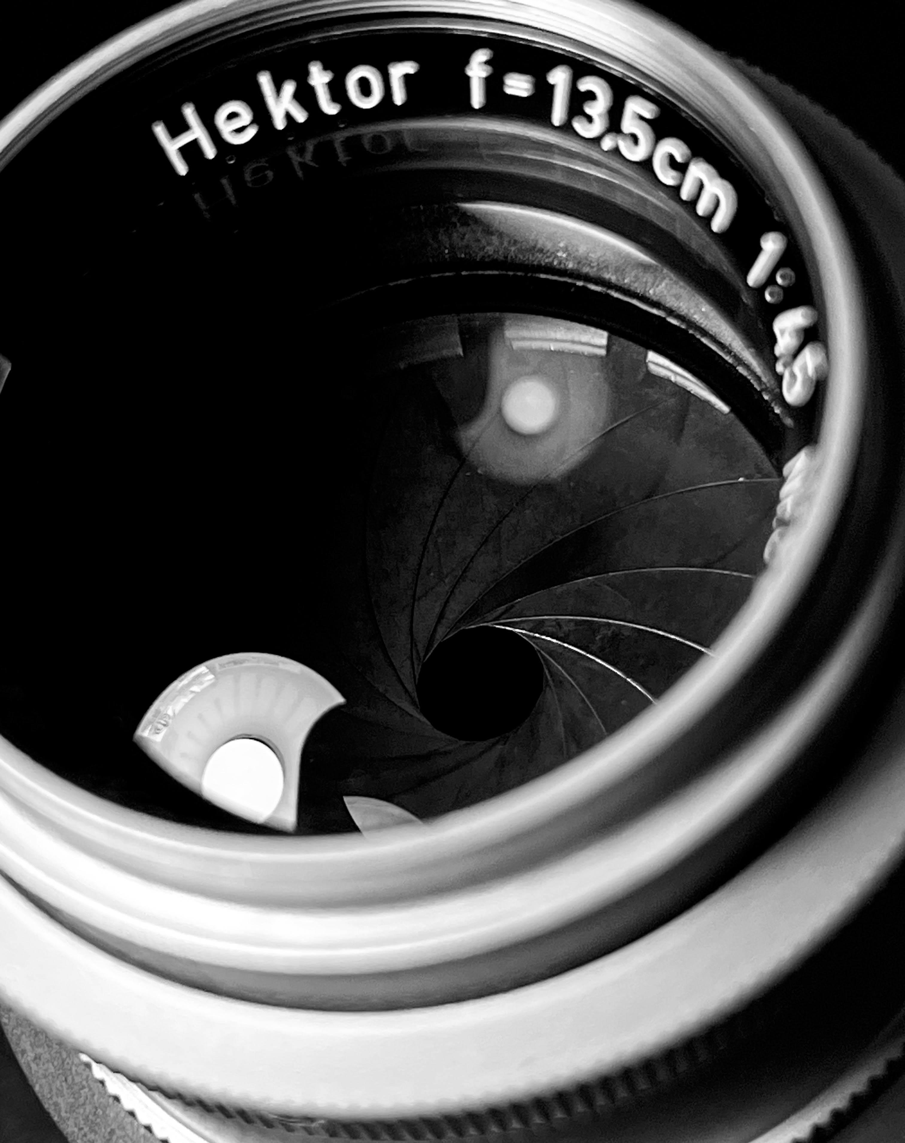 Leica Hektor 135mm f/4.5 M39 – Adapted To M-Mount Lens Review