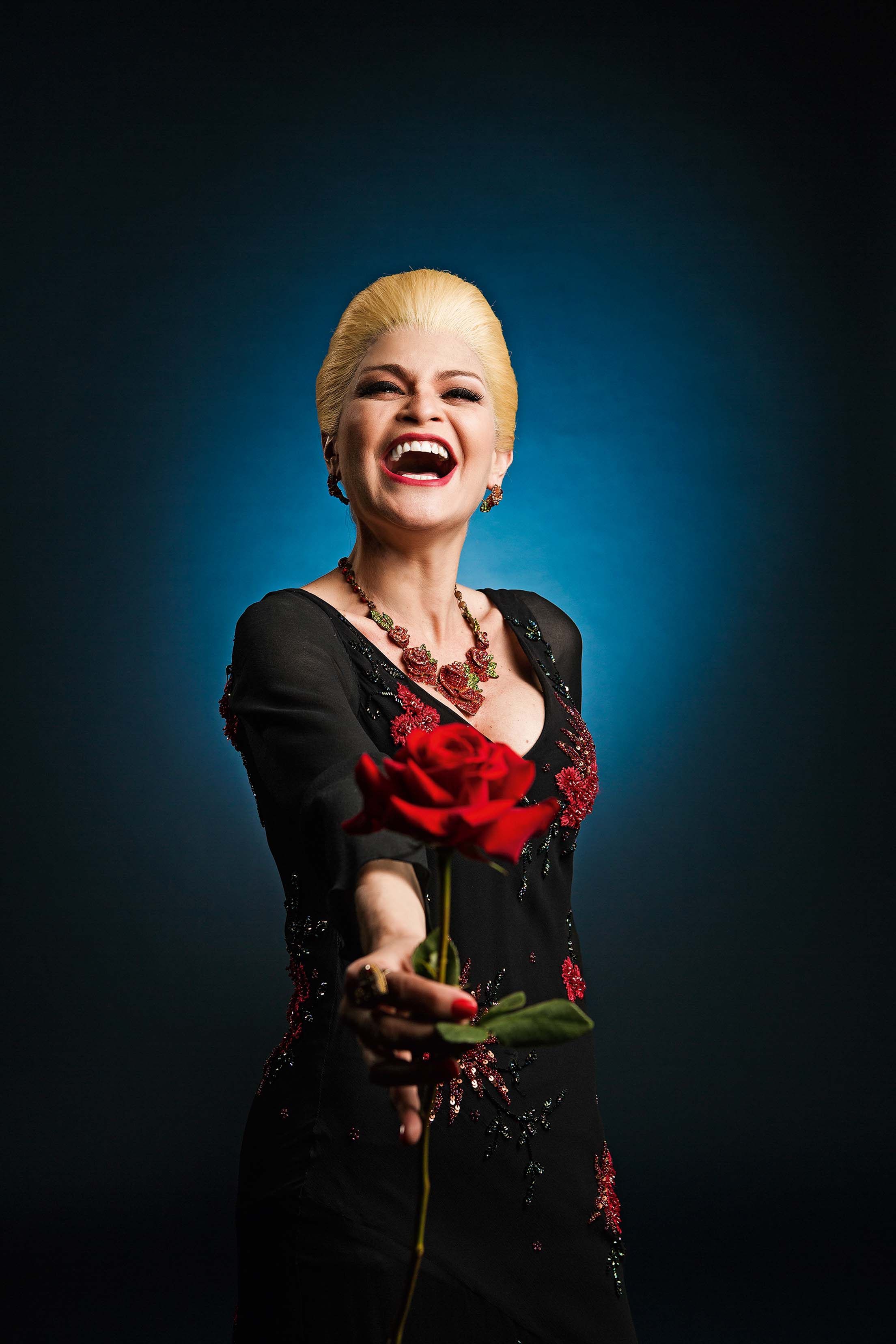 A atriz Débora Reis: aulas para falar igual à apresentadora