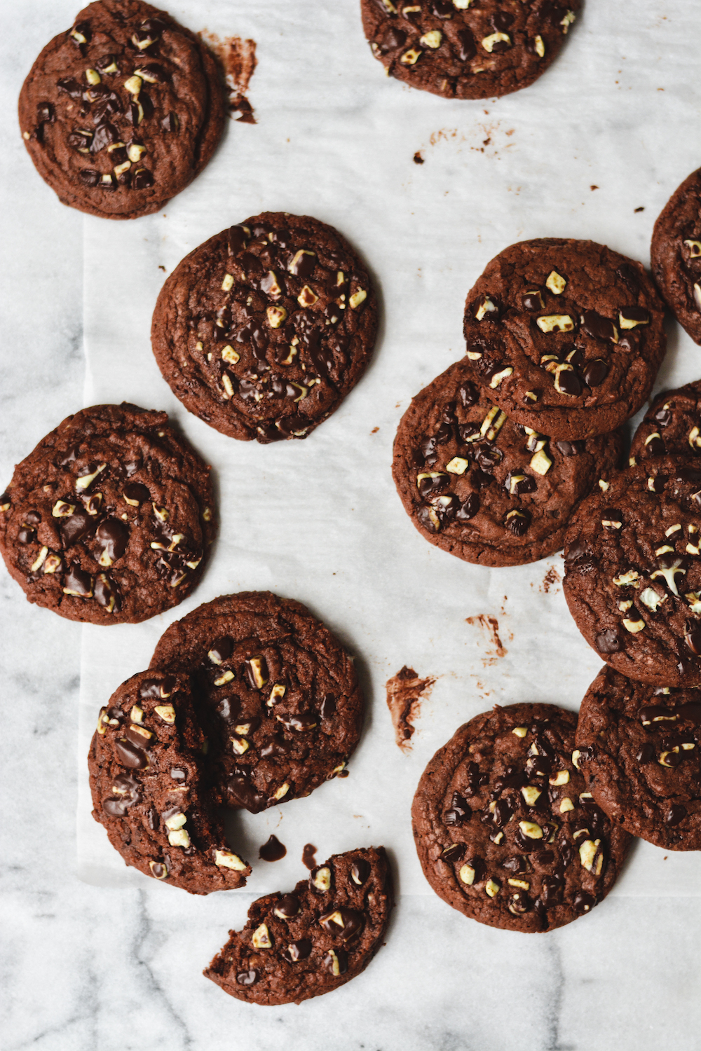 chocolate mint cookies - bethcakes.com