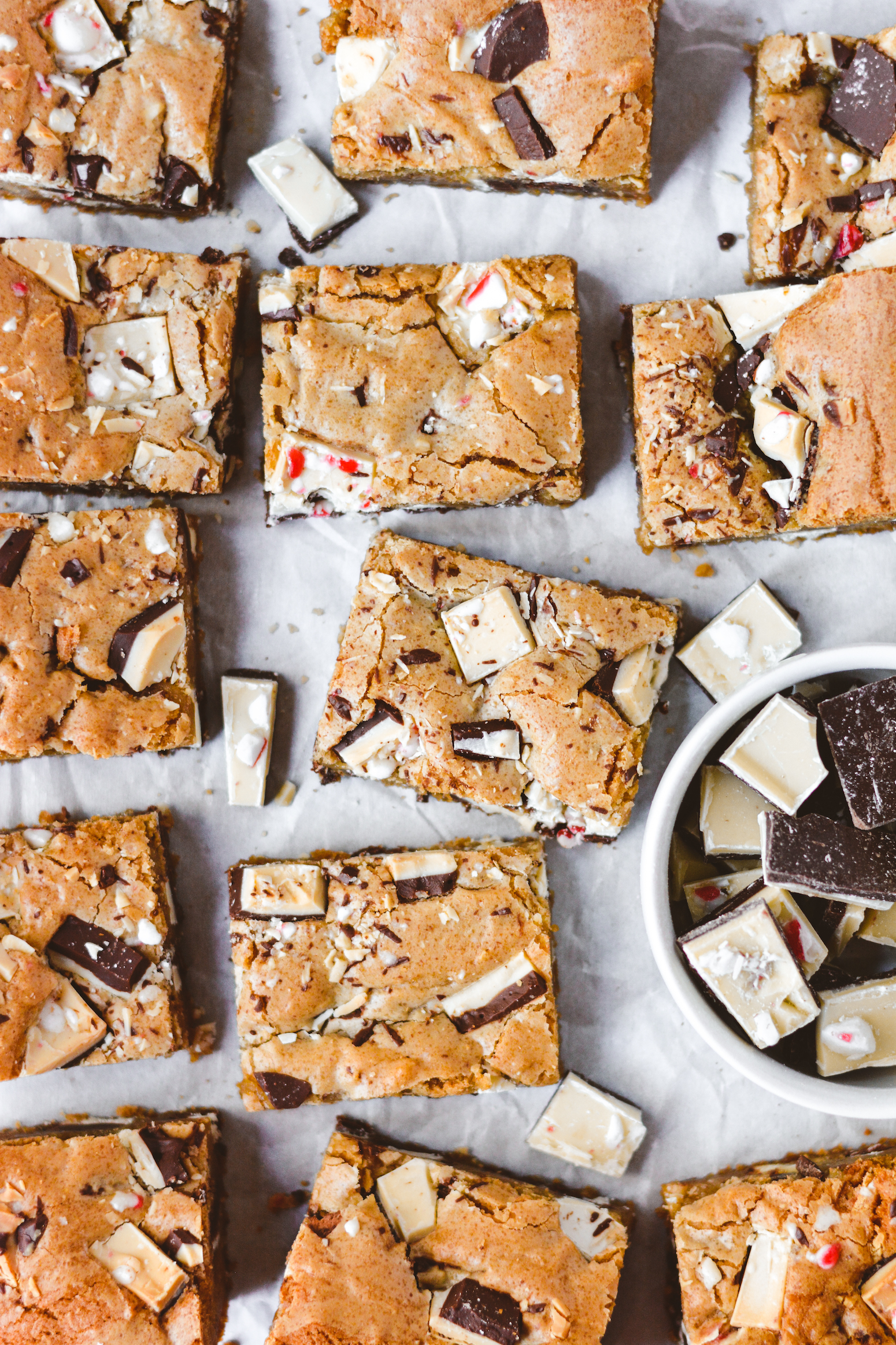 peppermint bark cookie bars - bethcakes.com