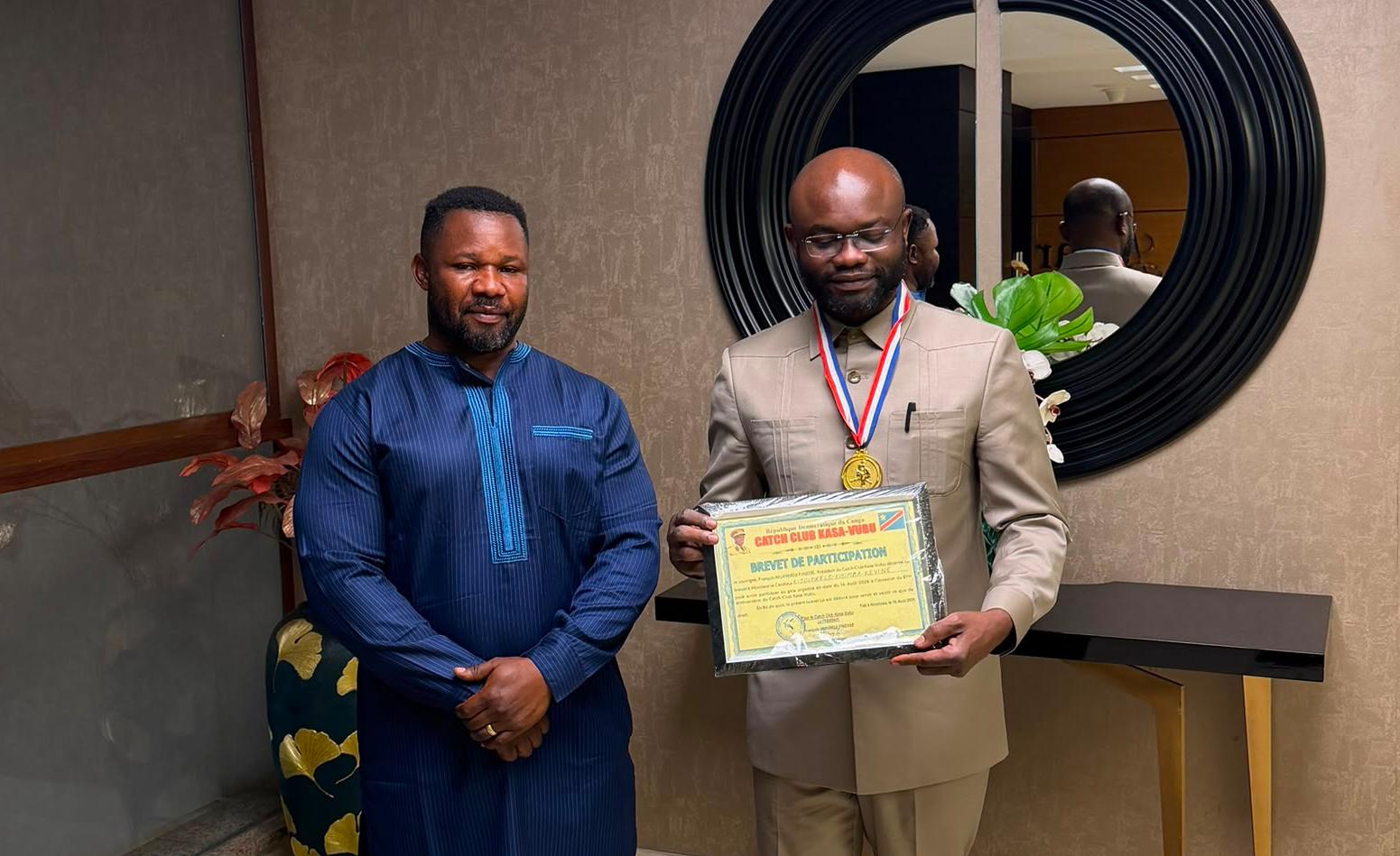 Catch congolais : le champion de Kisangani Me « cœur de lion » s&rsquo;illustre et gagne une médaille à Kinshasa