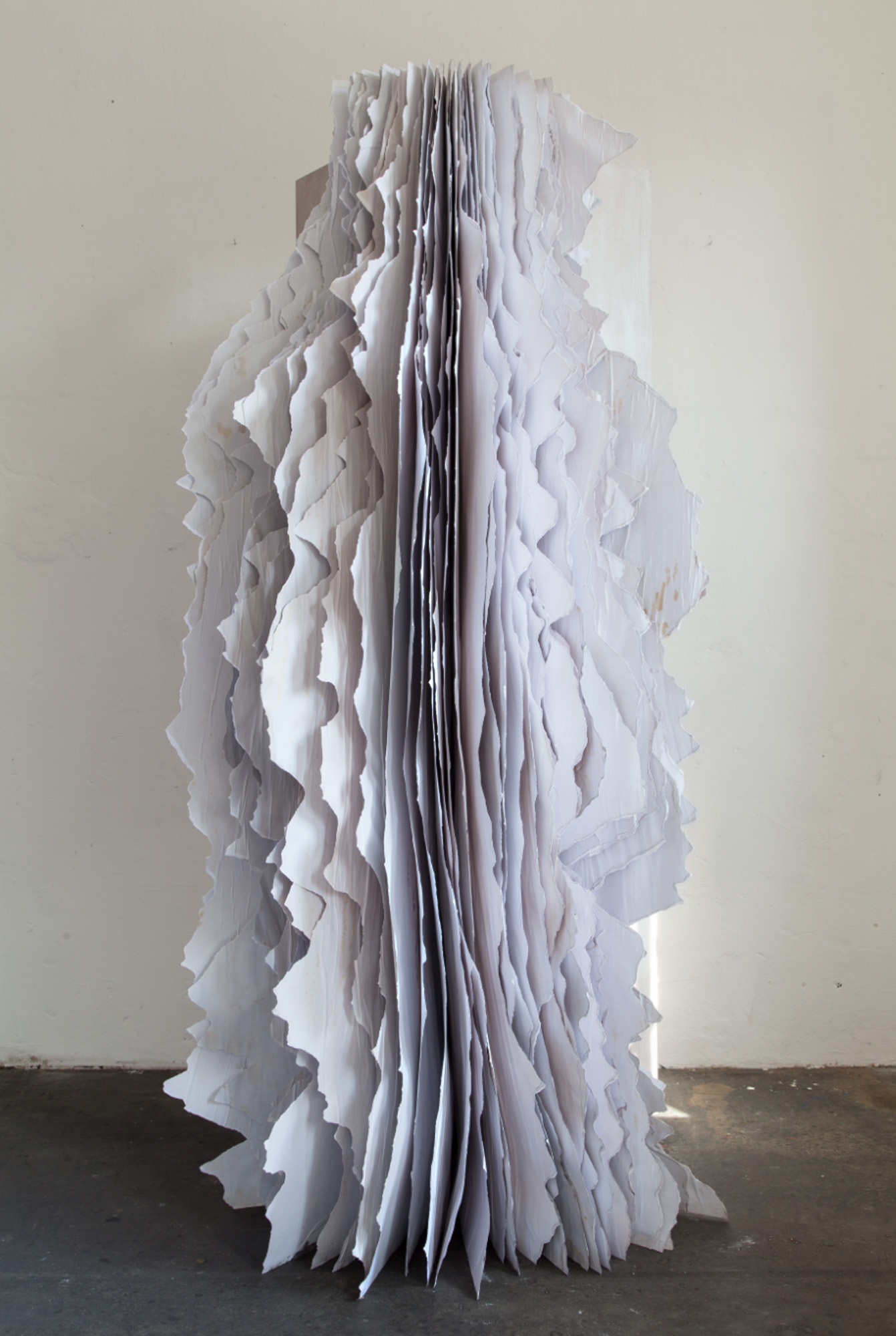 Horizons 2013, Installation aus Papier, Maße 1,20 x 2,20 m