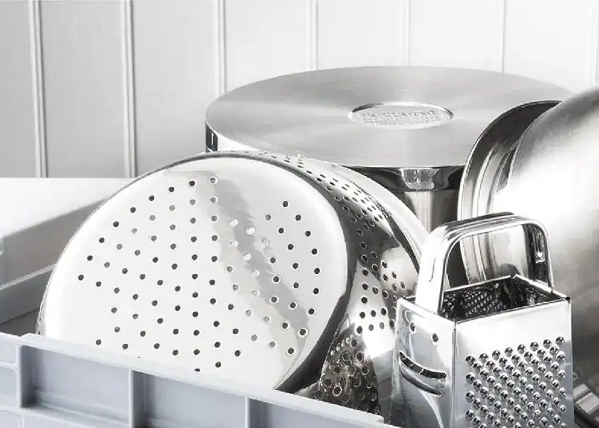 cupcomb Stainless steel kitchen utensils in dish rack, clean and organized for hygiene, commercial kitchen cleaning, pest control, professional sanitation services, Beyond Hygiene Asia.