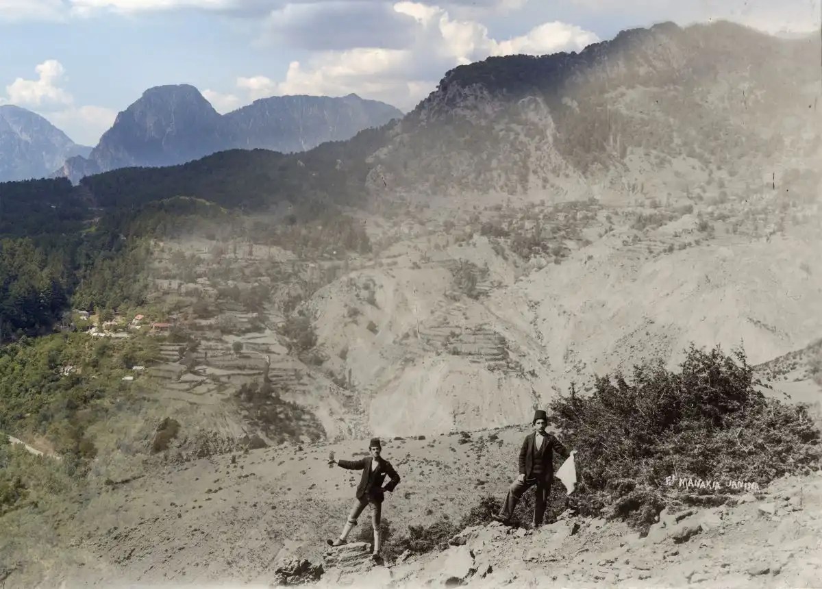 Pades / Pade: Mountains, Myths, and a Vanished Road