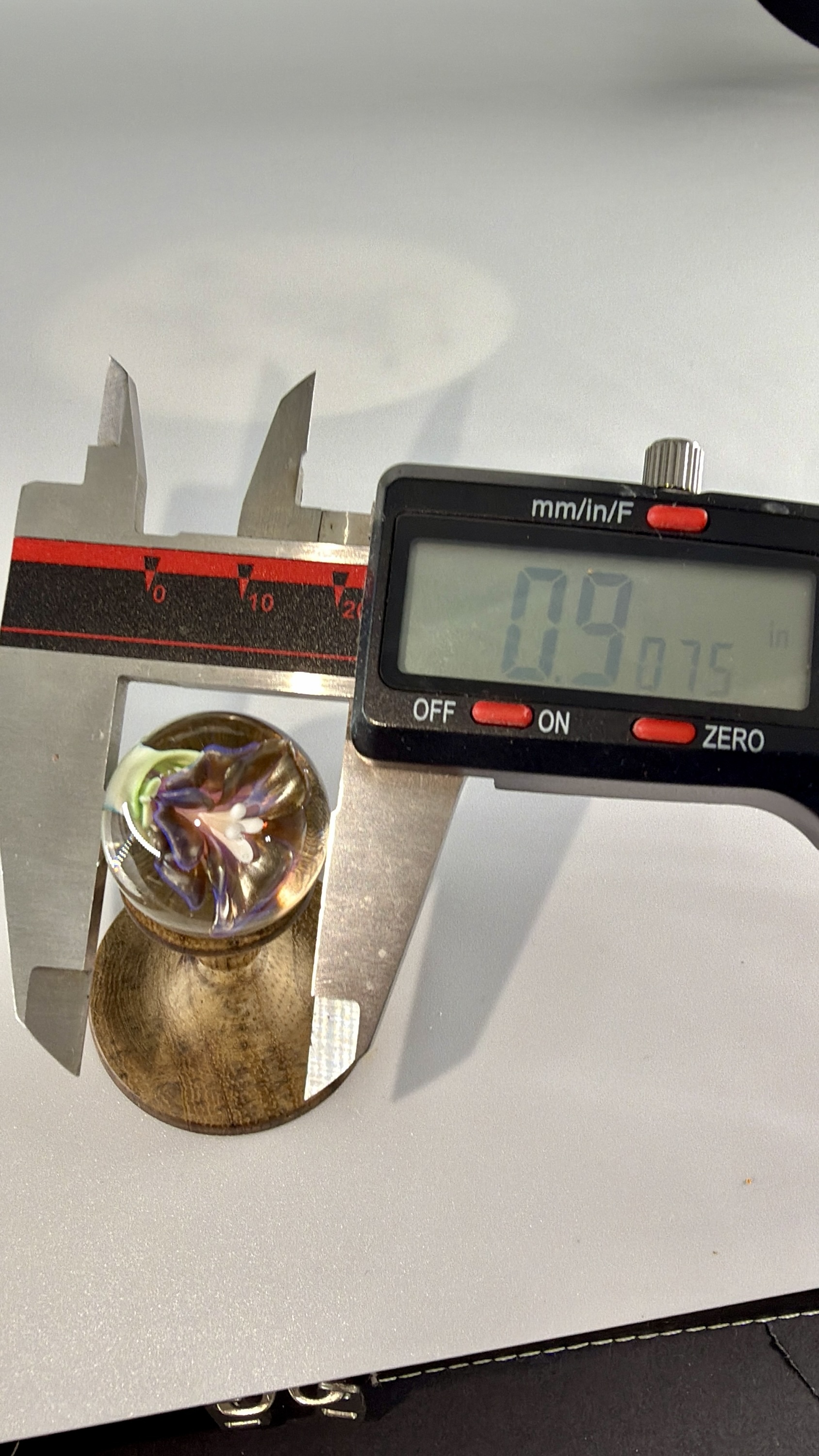 0.90” Telemagenta/Electrum Lily Marble