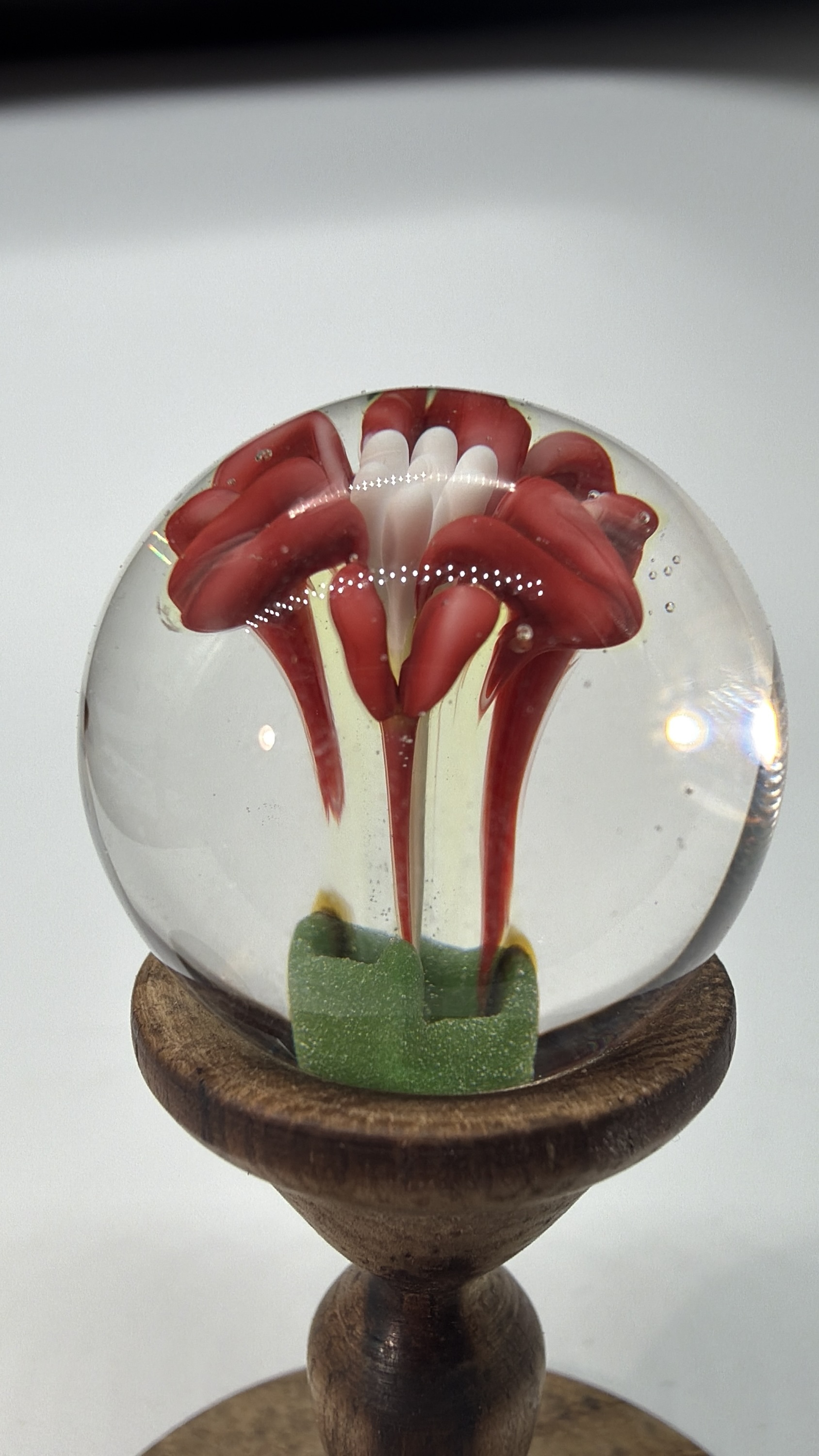 0.92” Atomic Red Lily Flower (Uranium)