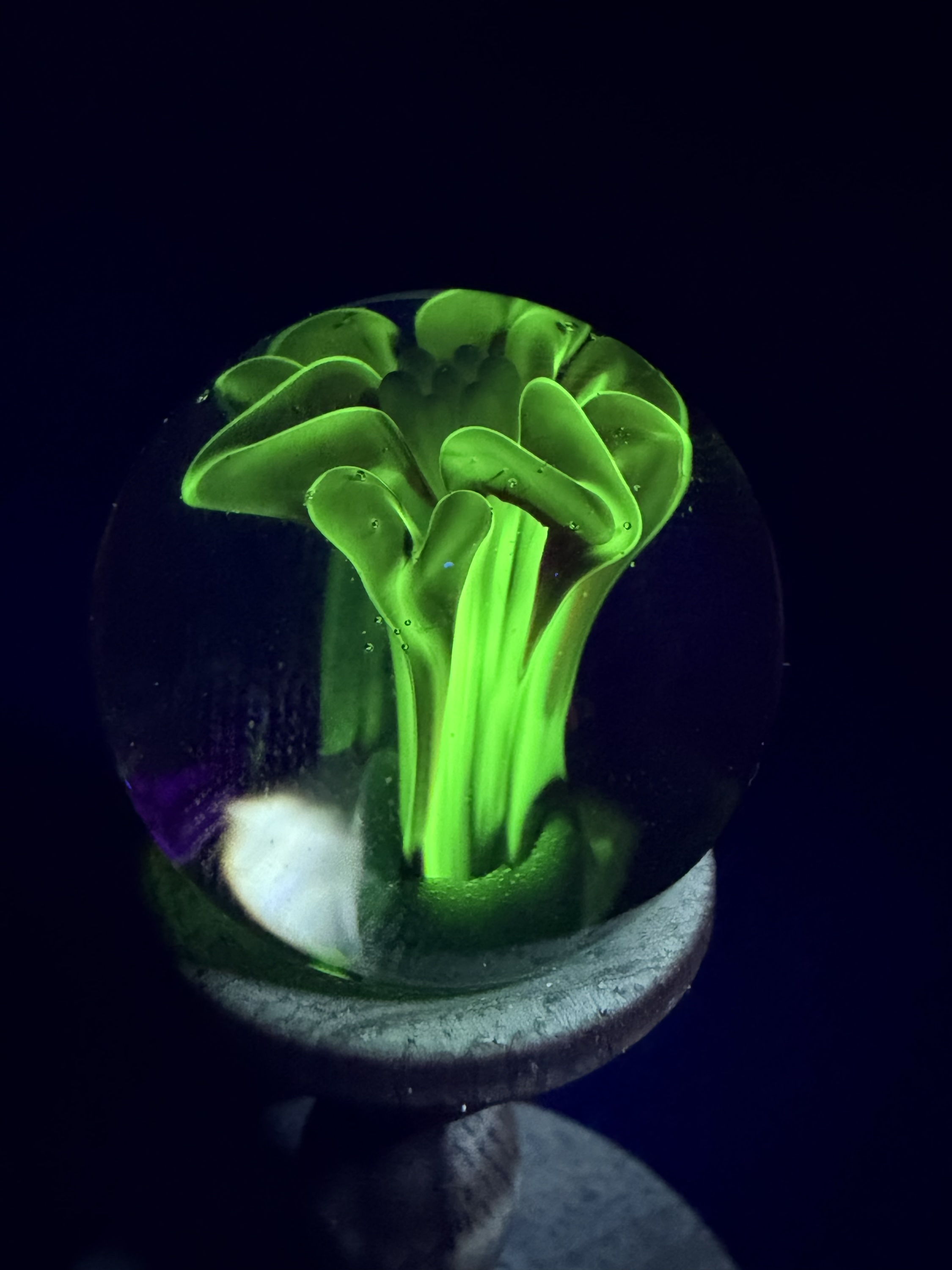 0.92” Atomic Red Lily Flower (Uranium)