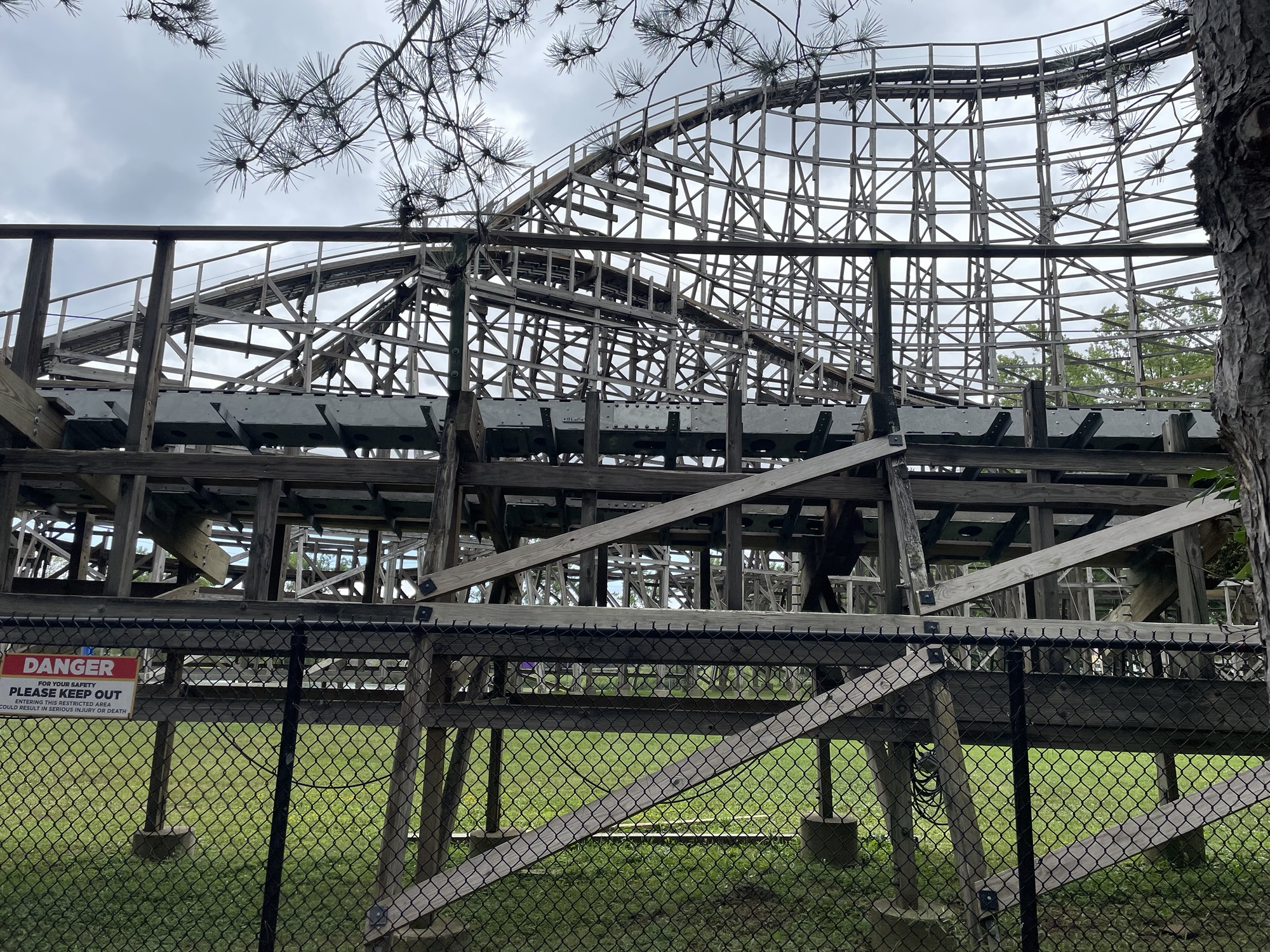 Predator at Six Flags Darien Lake is an Awesome Coaster with a