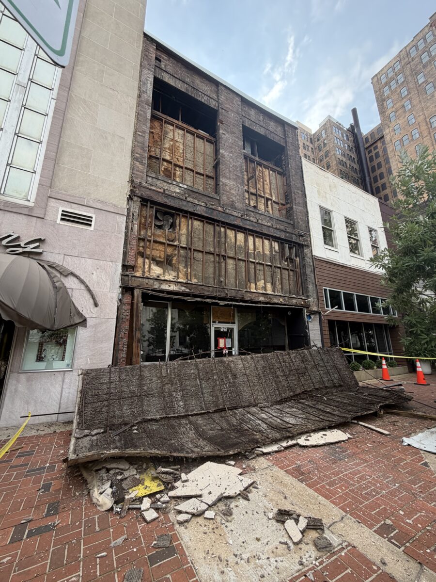 IMG 3033 Downtown Birmingham facade collapse next to historic Bromberg’s building [PHOTOS]