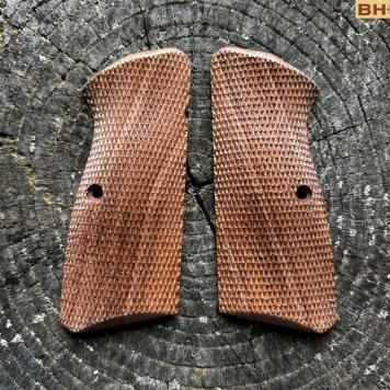 Hi-Power Master's Grips FULLY CHECKERED Ready for IMMEDIATE SHIPPING HP1351FC