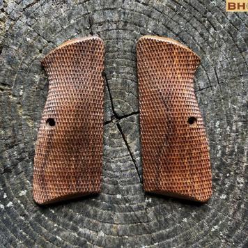 Hi-Power Master's Grips FULLY CHECKERED Ready for IMMEDIATE SHIPPING HP1361FC