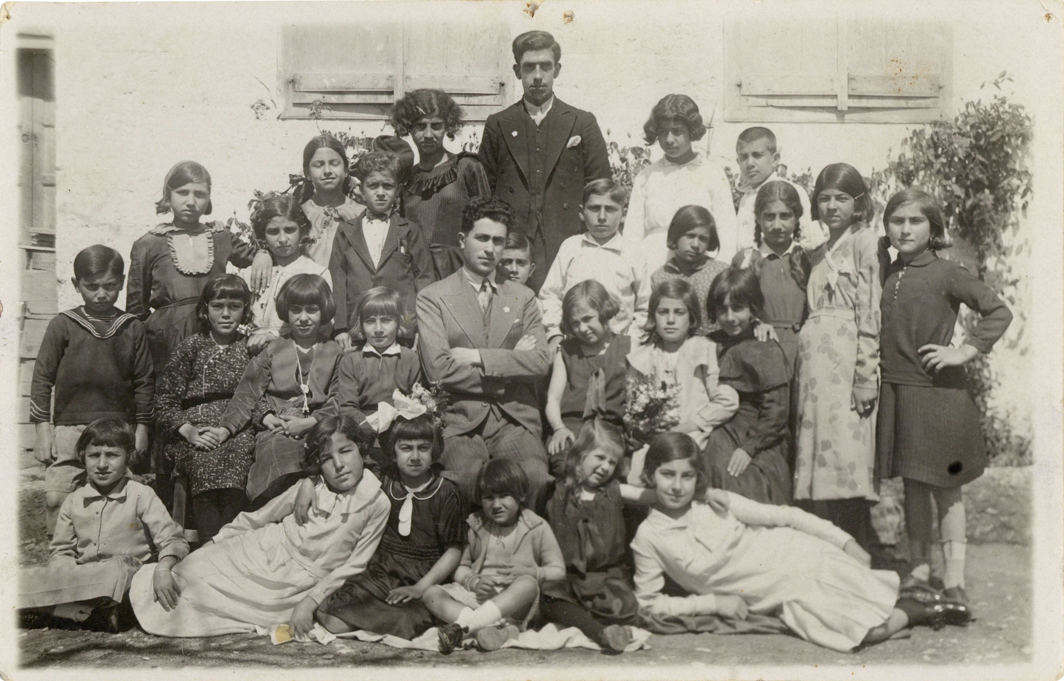 Mersin Kurtuluş Mektebi öğrencileri, 1933 Salt Araştırma, Eğitim Arşivi