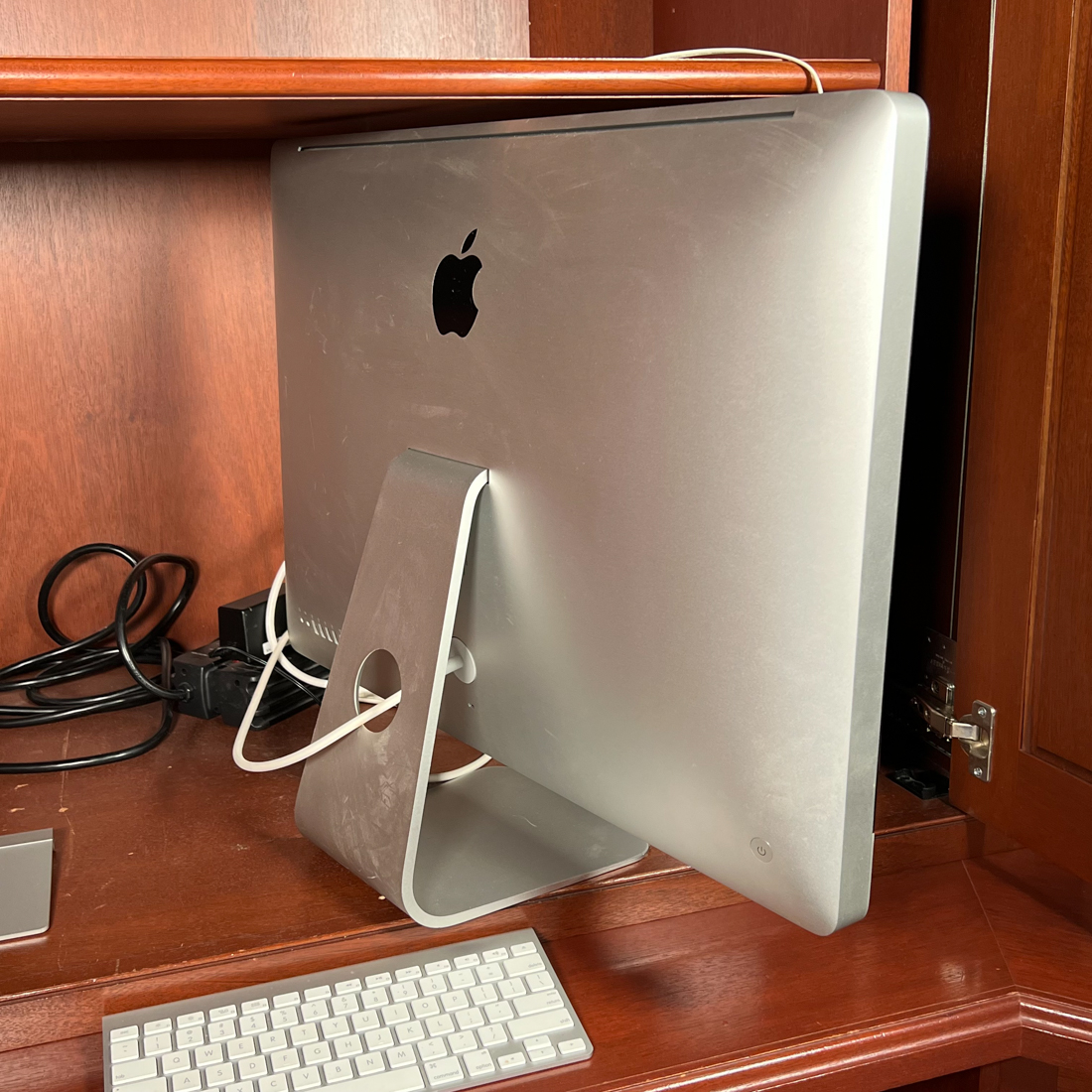 APPLE DESKTOP COMPUTER
