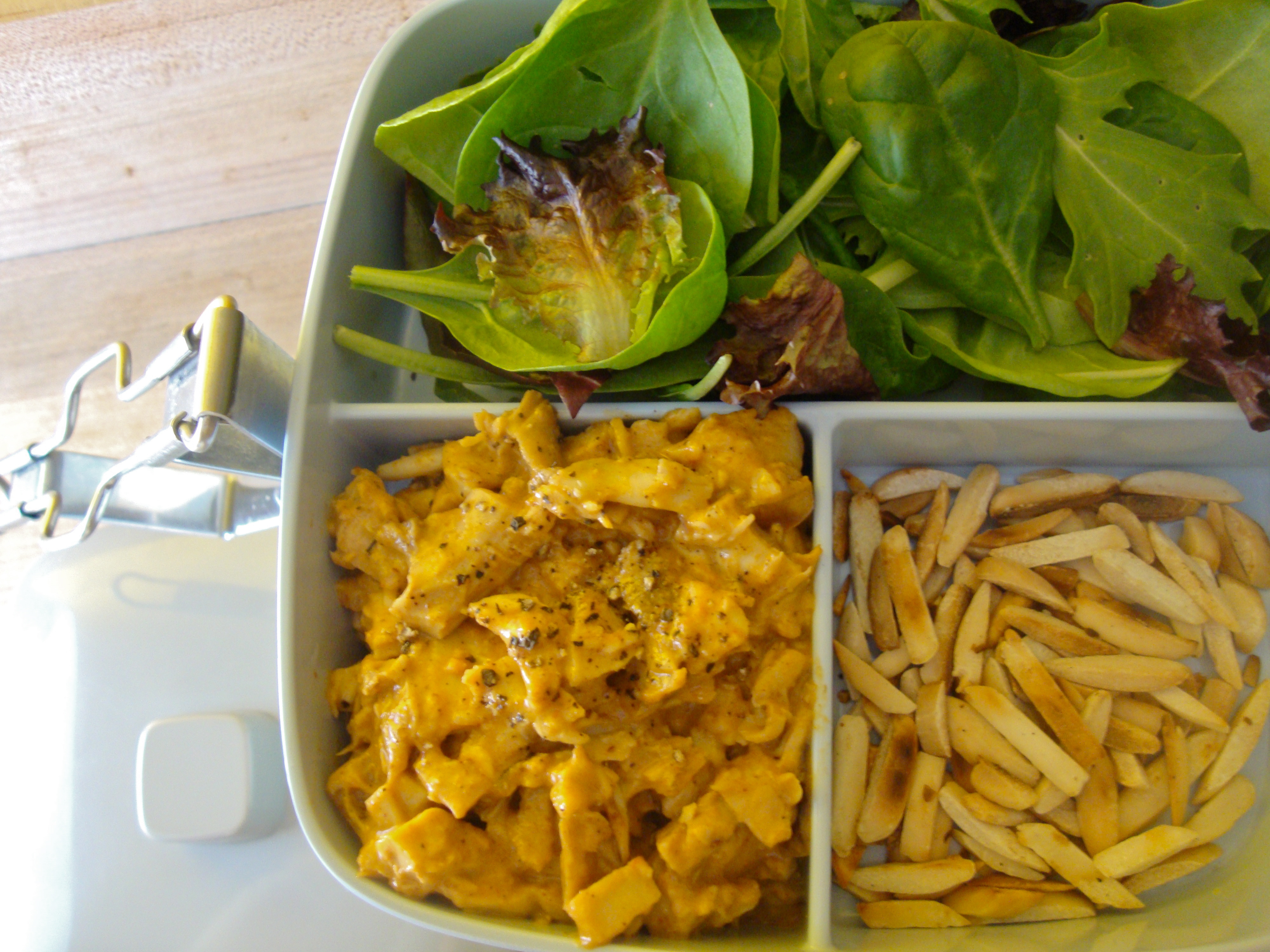 Coronation Turkey Salad https://bigsislittledish.wordpress.com/2011/10/06/coronation-chicken-salad/