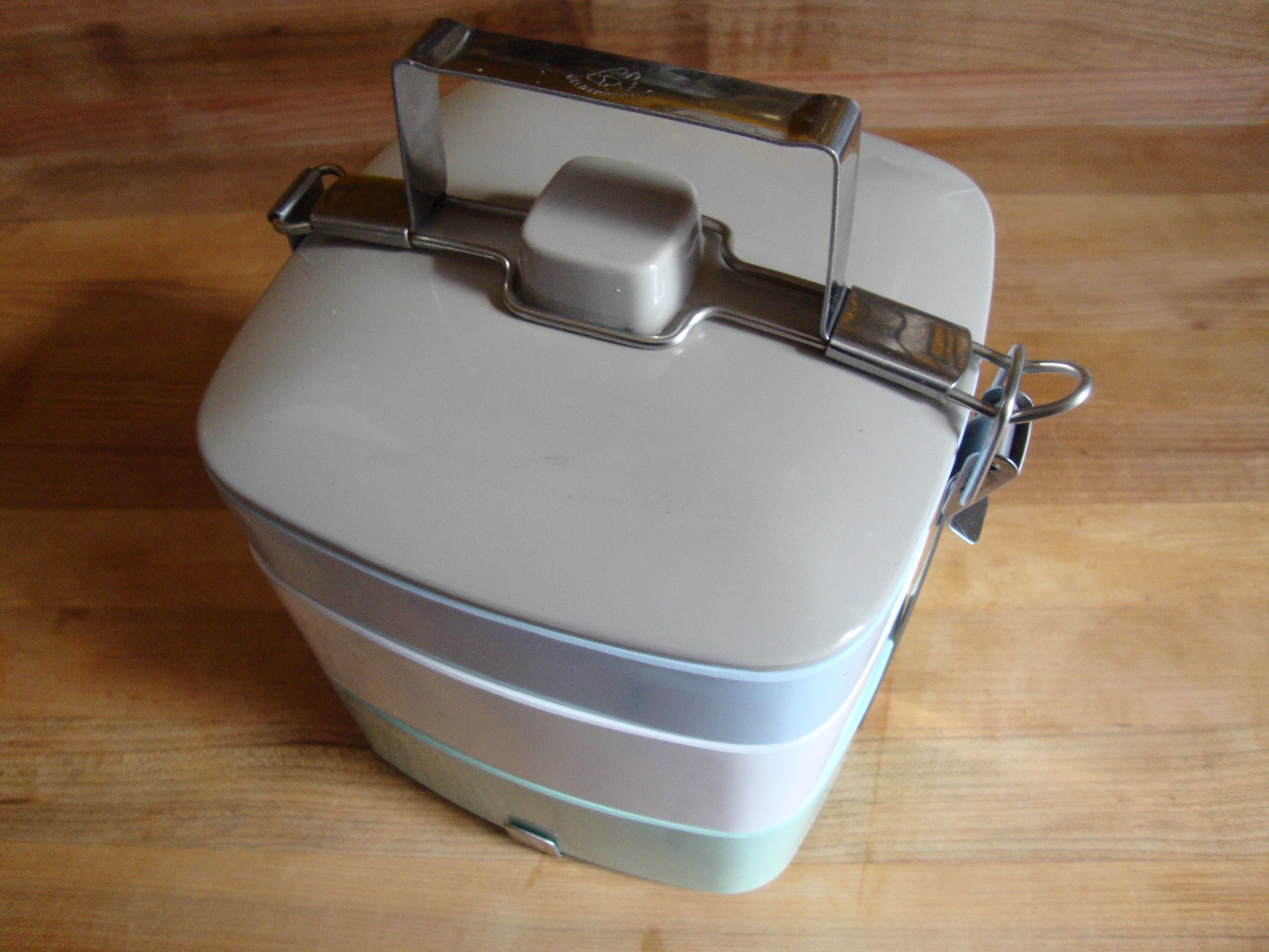 Frugal Packed Lunches https://bigsislittledish.wordpress.com/2012/02/16/what-do-you-think-sis-frugal-packed-lunches-for-all-seasons/