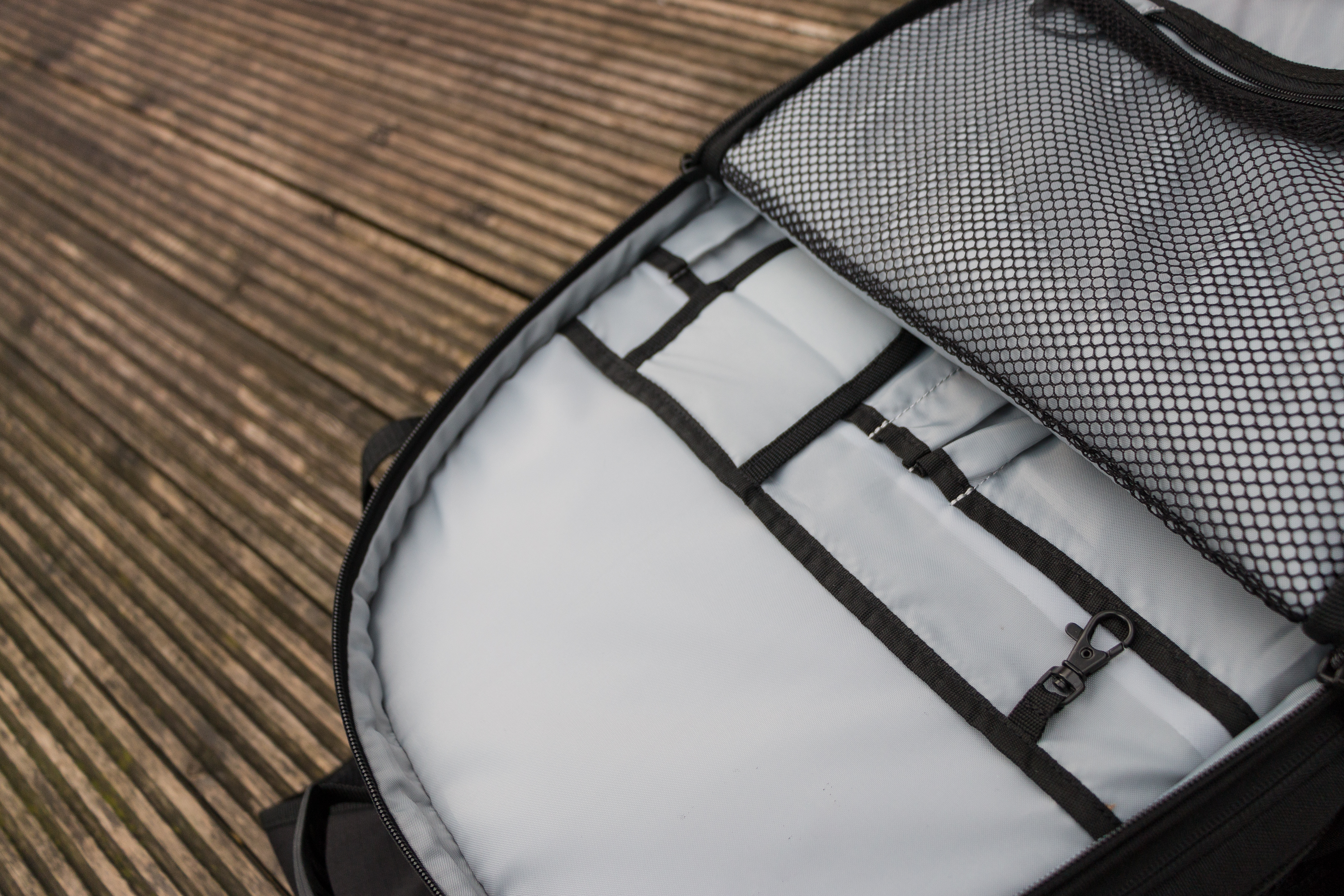 amazonbasics dslr and laptop backpack