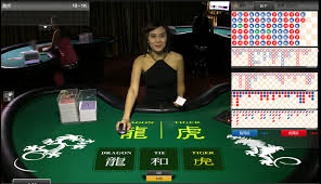 真人荷官龍虎鬥遊戲畫面|即時直播牌桌