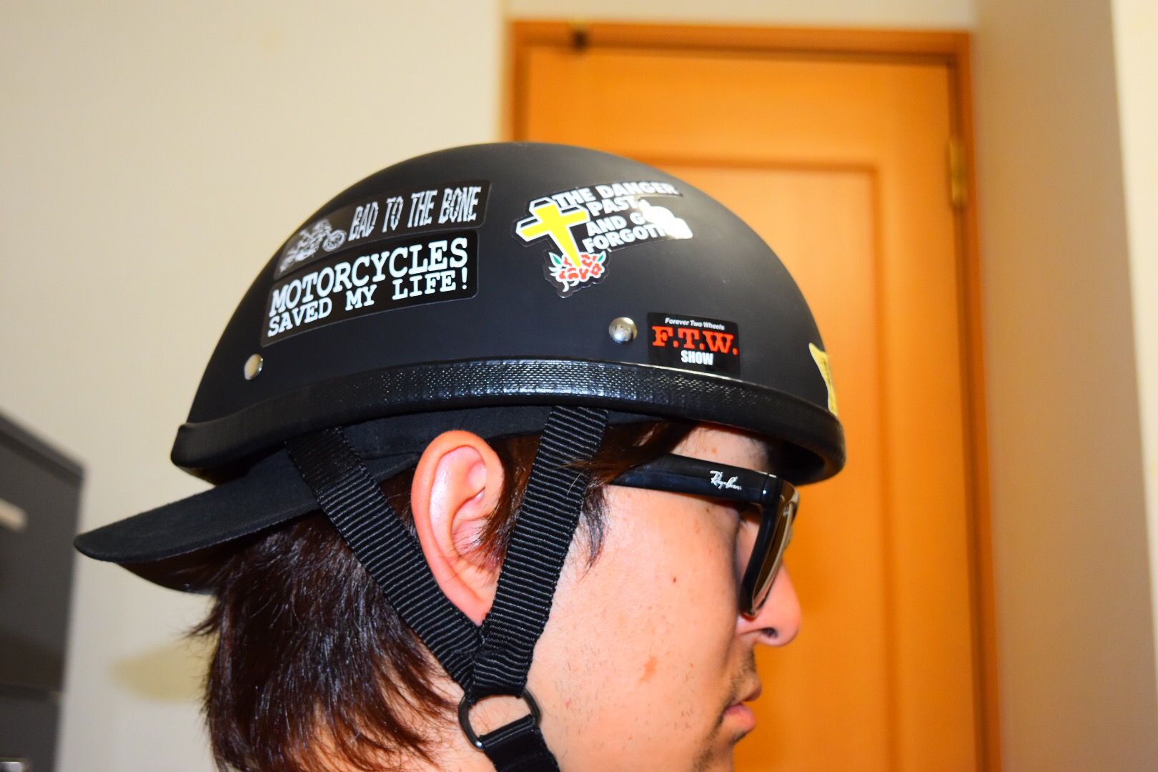 TT&COイーグルヘルメットをステッカーでカスタムしてみた - GRIT