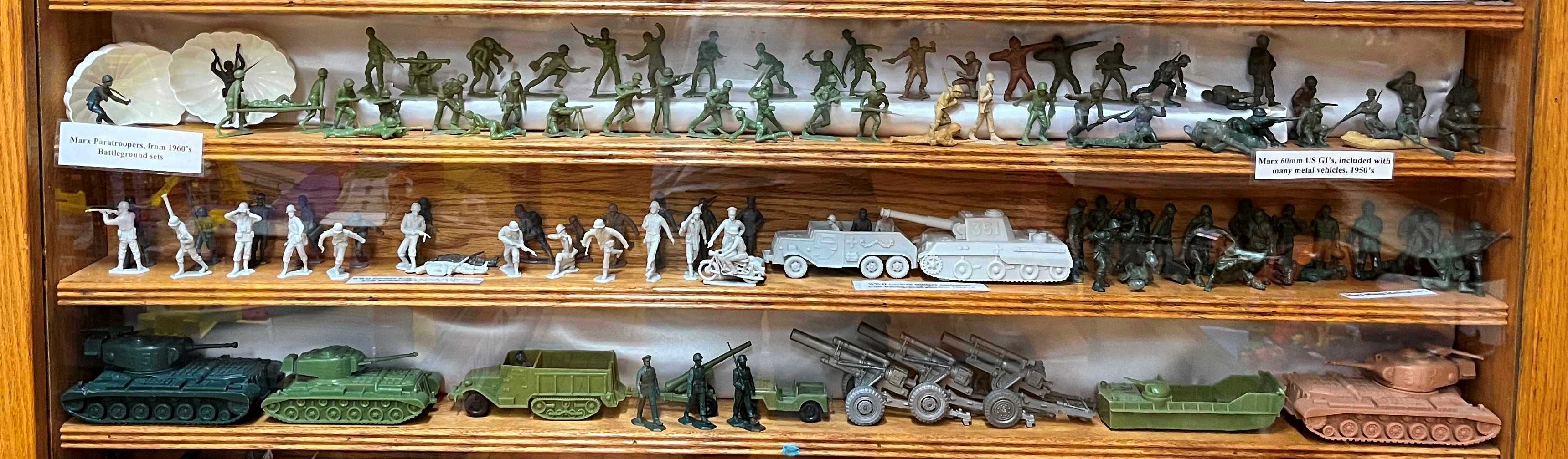 ヴィンテージ／童話モチーフなどマーガリンフィギュア8個セット／ドイツ The Kruger Street Toy and Train Museum | Bike Walk Drive