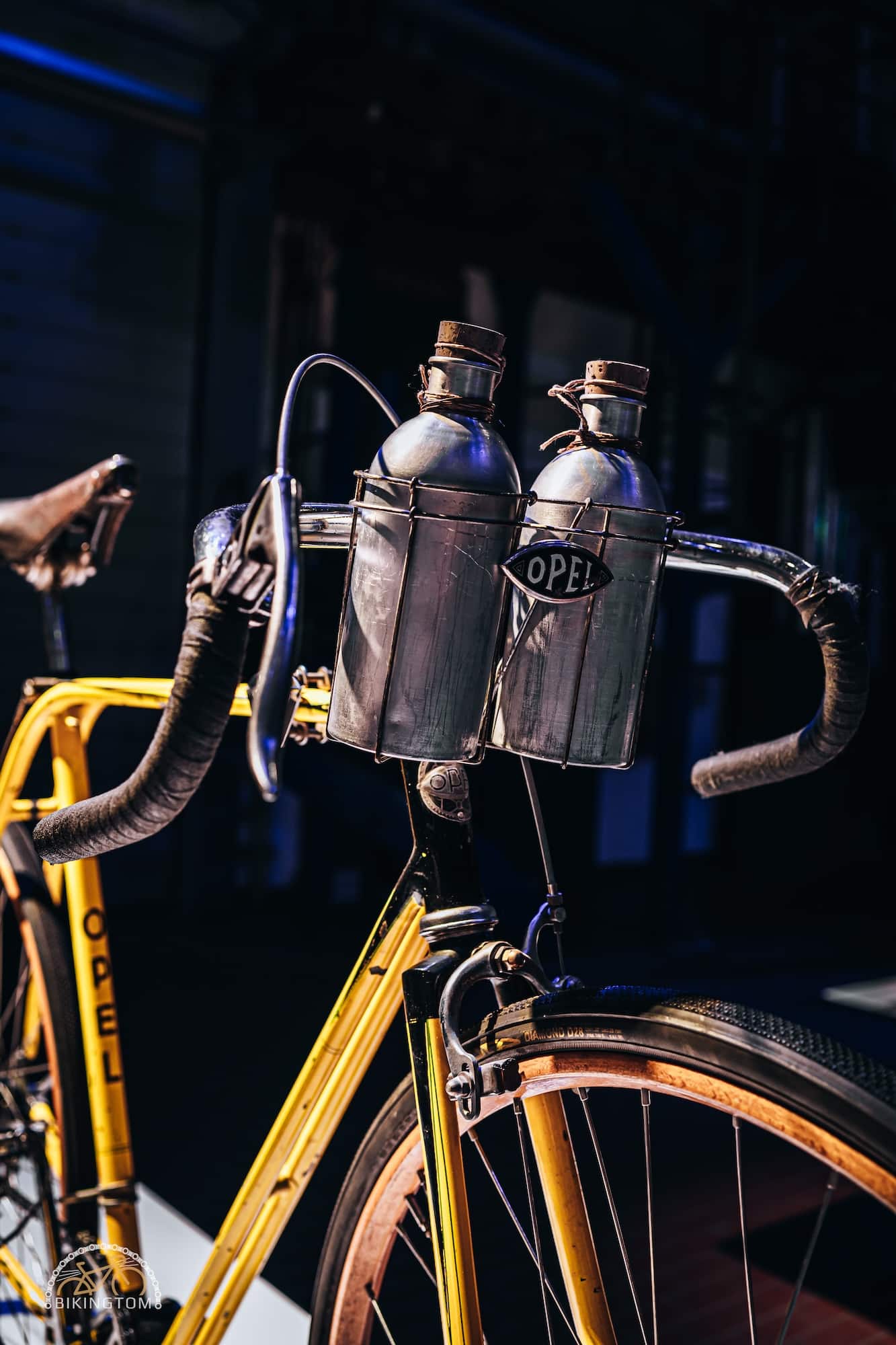 Cyclingworld 2023,Fahrrad,Messe,Ausstellung,alte Trinkflaschen