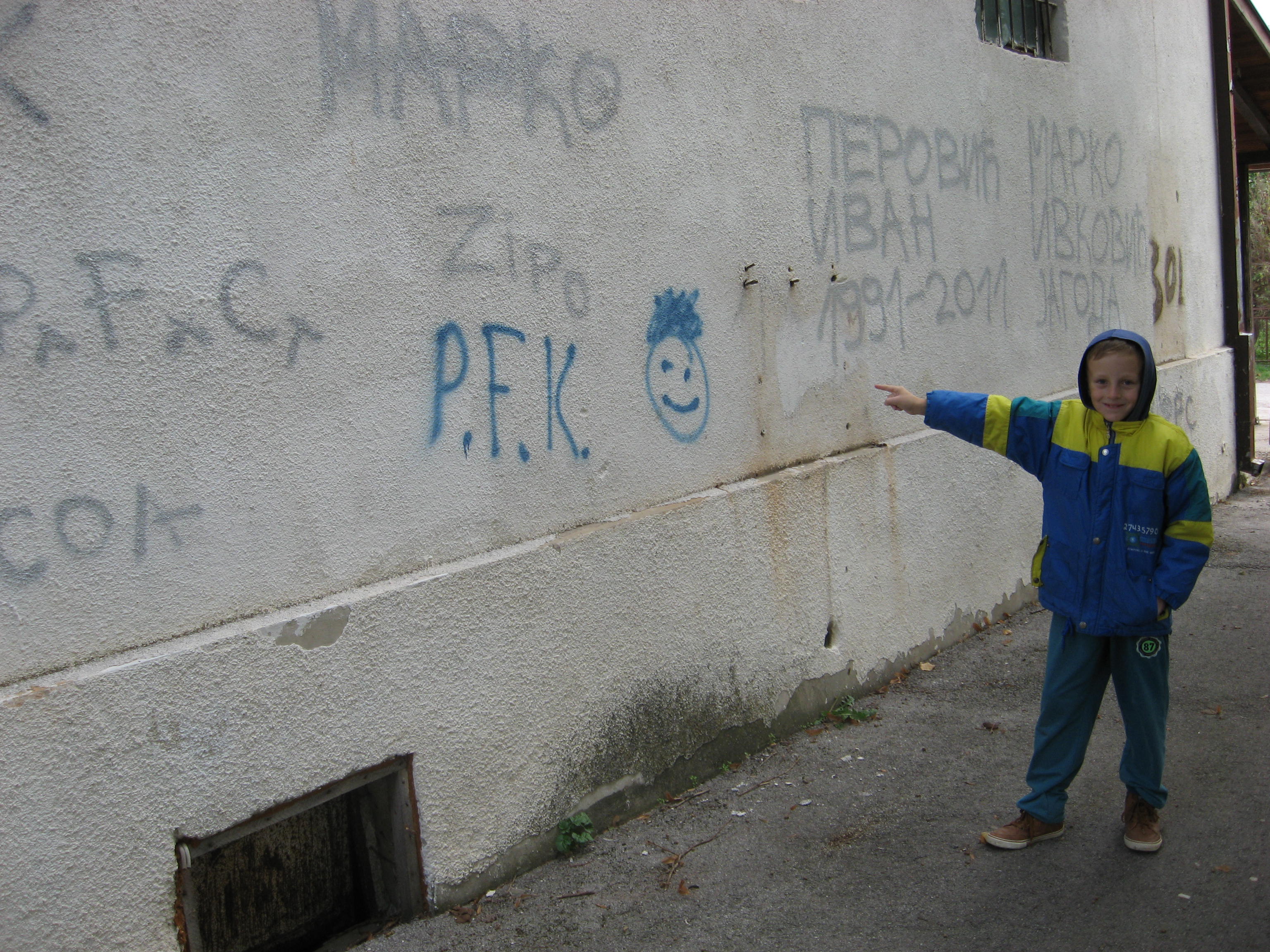 Smetaju mi grafiti po fasadi doma kulture!