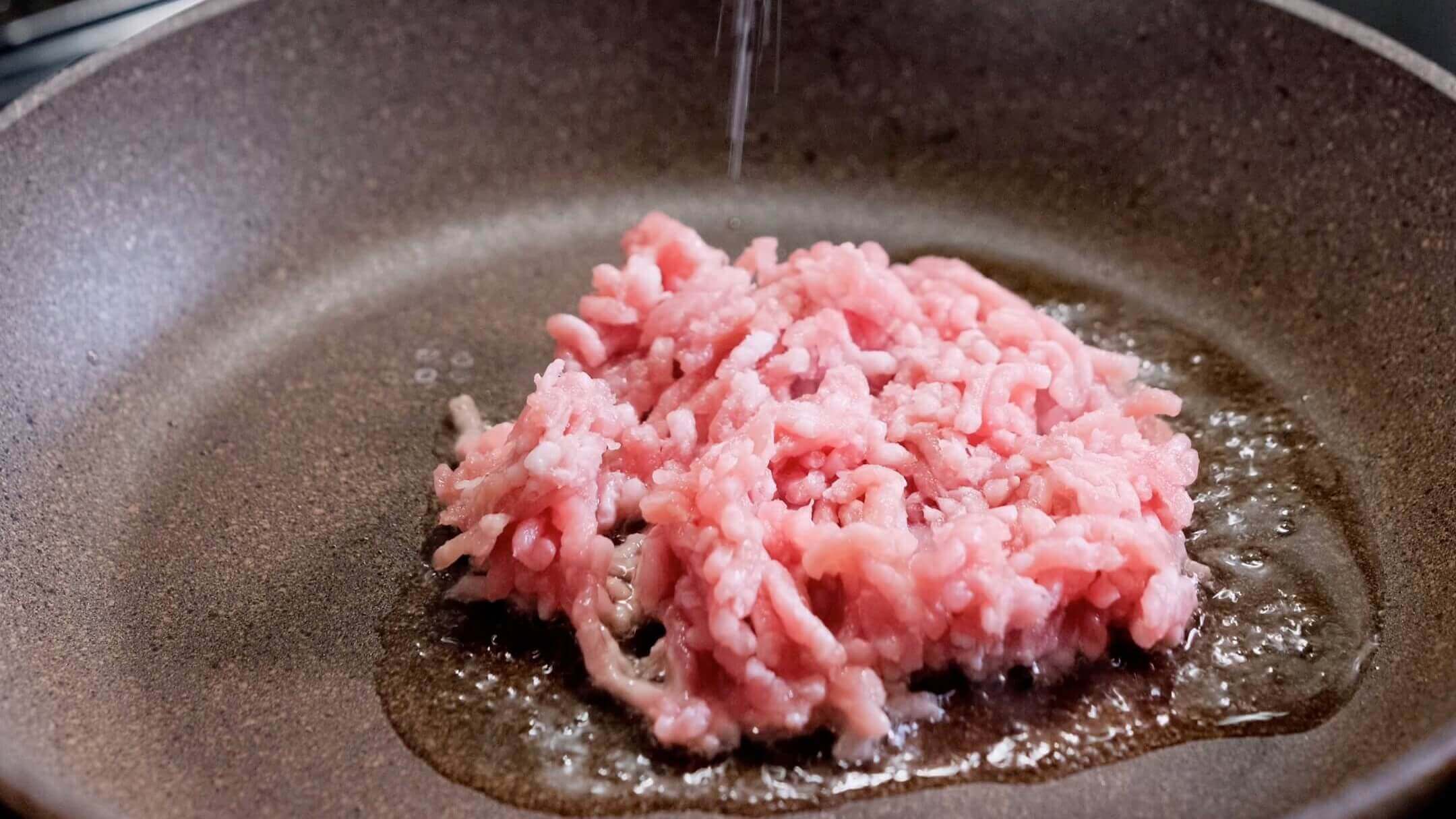 【10分で絶品】豚ひき肉とマッシュルームのパスタ