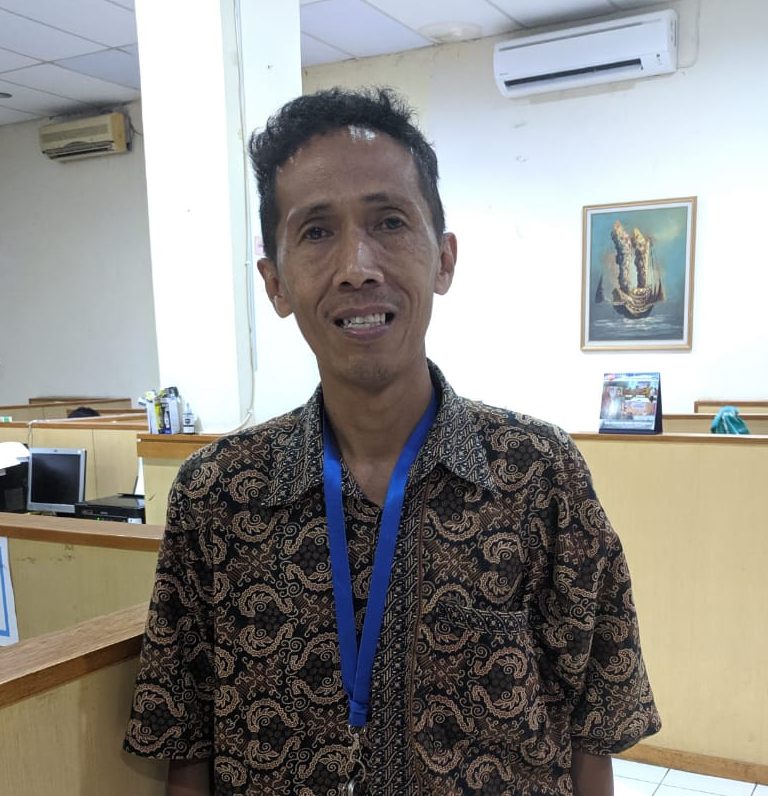 Kisah Inspiratif Seorang Pramubhakti Setelah 30 Tahun Mengabdi Birokrat Menulis