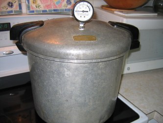 canning pressure tomatoes cooker