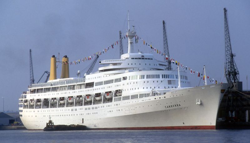 Aladdin Magic Carpet Racing Lutris - Gorgeous Ultra HD Dark Backgrounds | Free Download