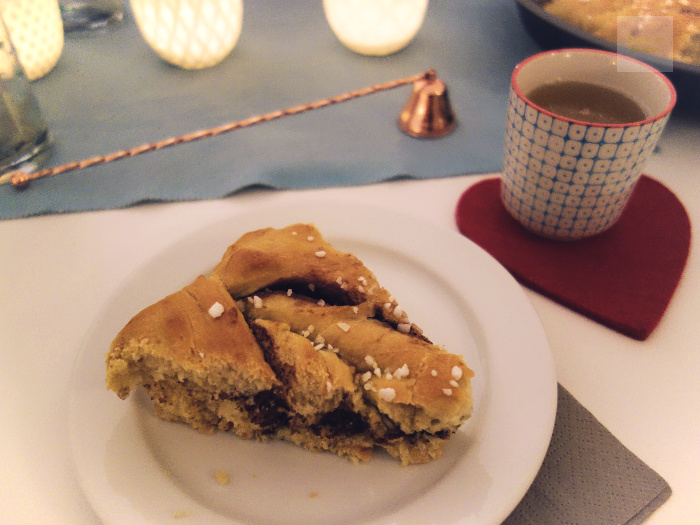 vegansk-saffranskaka-med-choklad